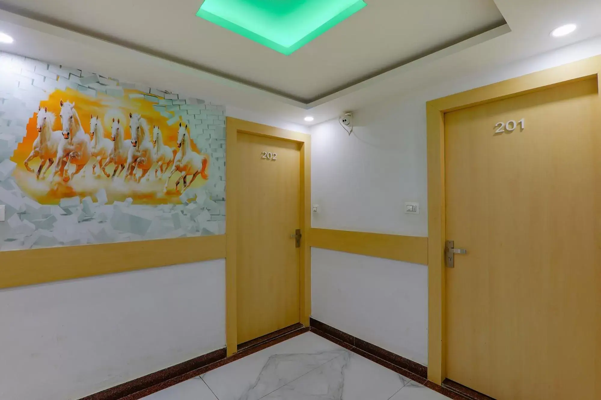 Lobby or reception in FabExpress Moti Mahal Lobby or reception in FabExpress Moti Mahal