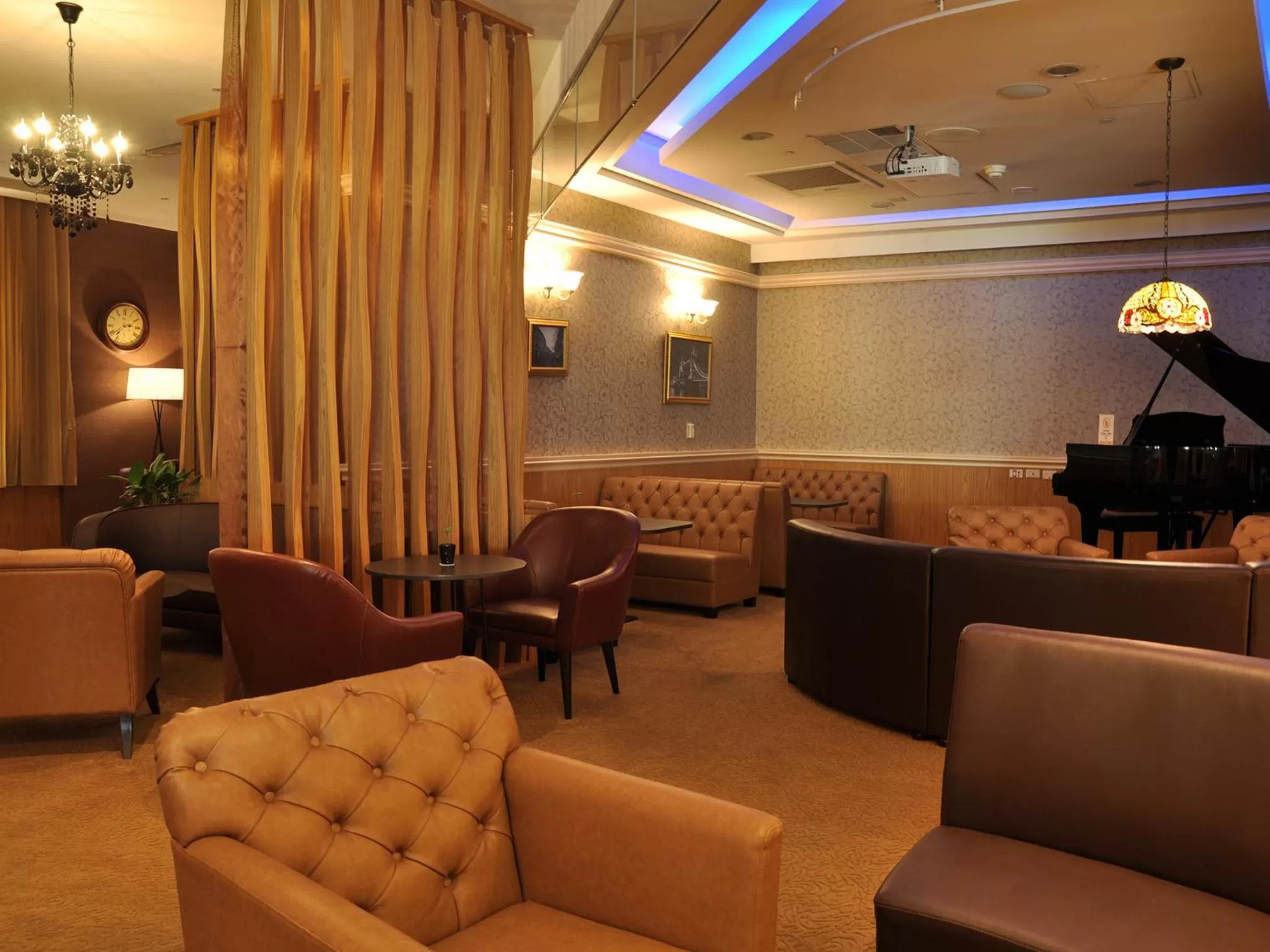 Lounge or bar in Evergreen Plaza Hotel - Tainan