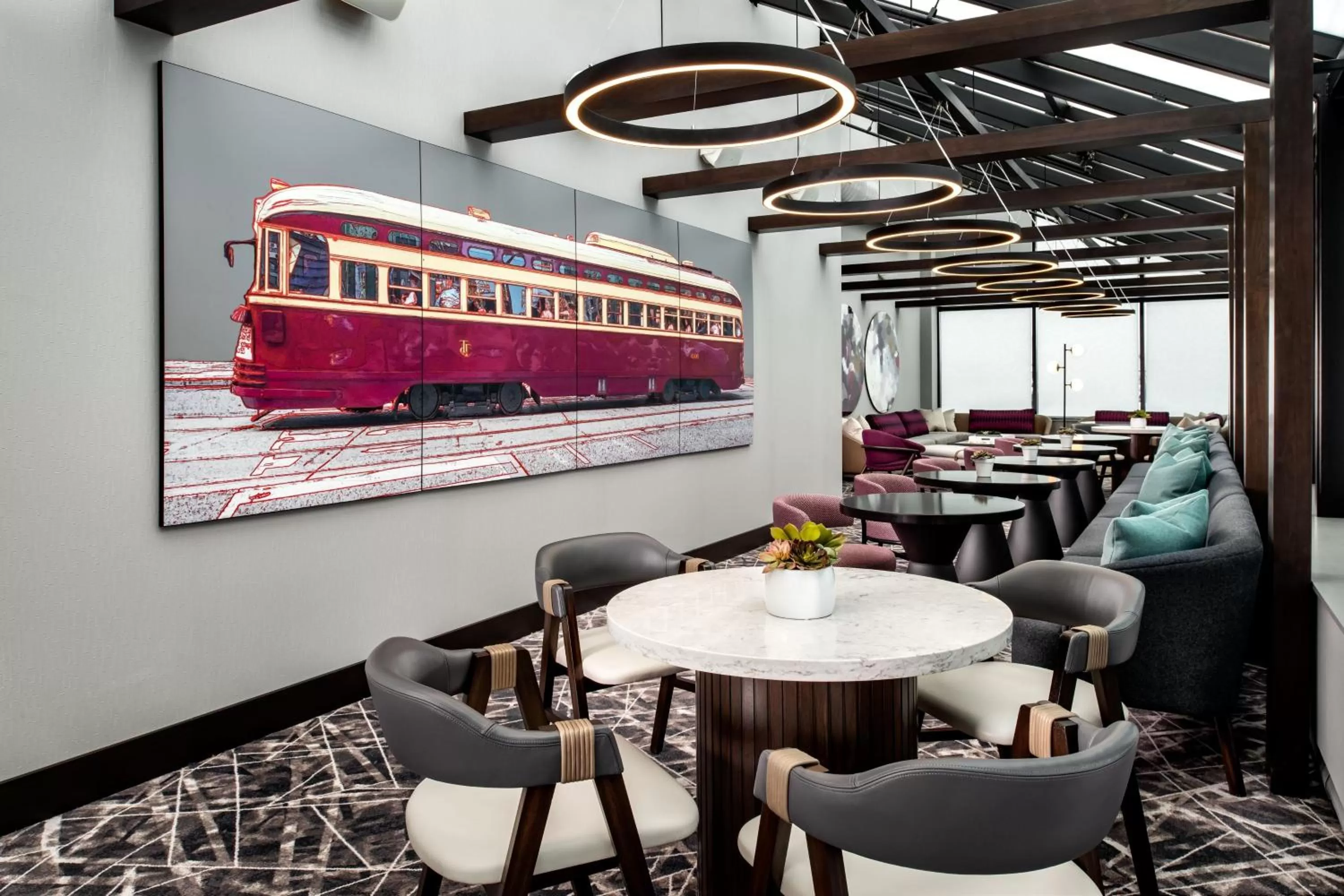 Lounge or bar in Sheraton Gateway Hotel in Toronto International Airport