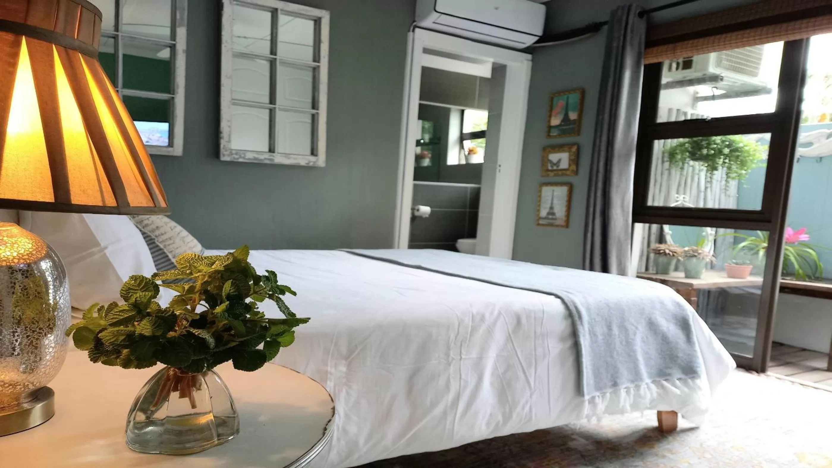 Double Room with Patio in Villa Roc