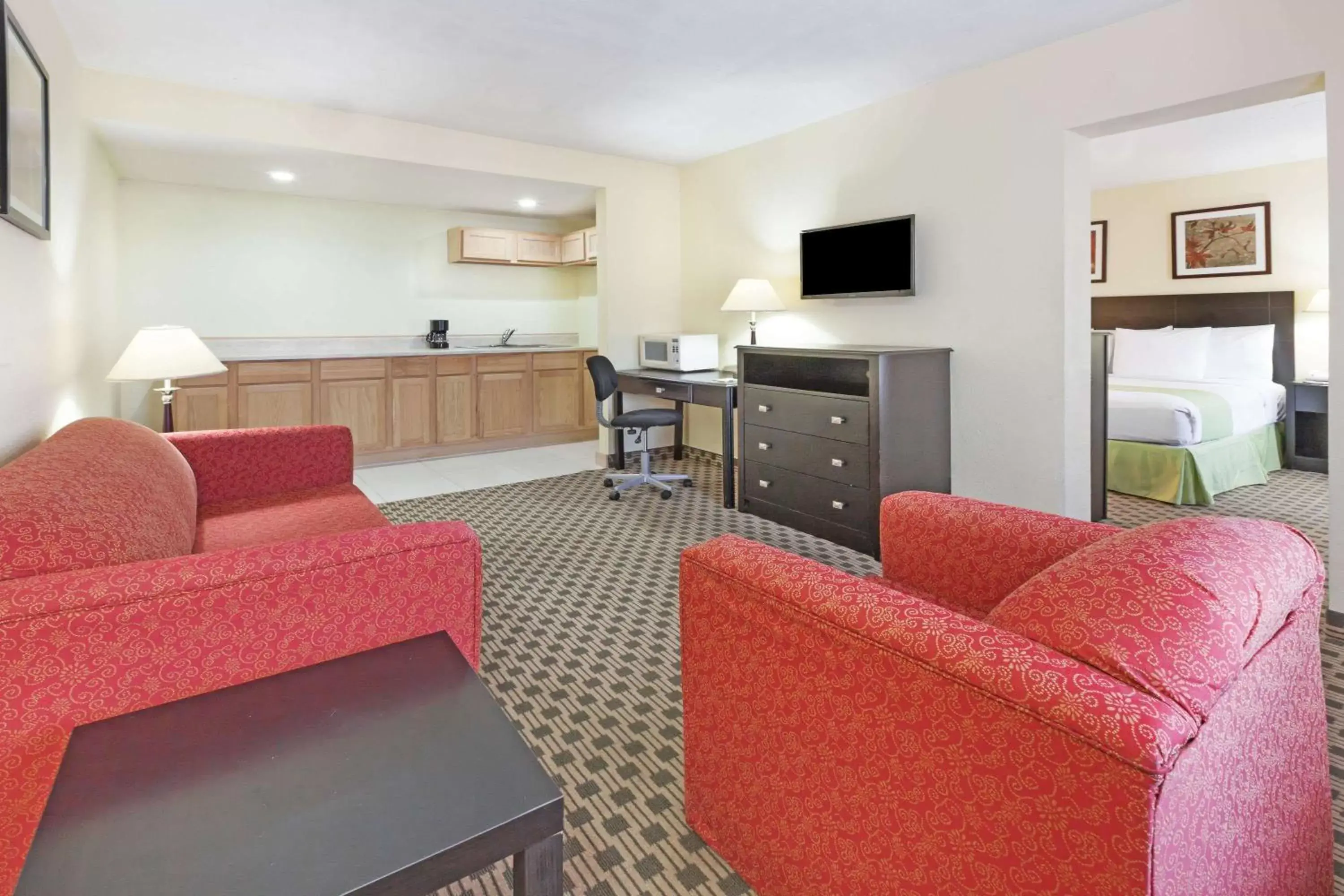 Photo of the whole room, Seating Area in Days Inn by Wyndham Irving Grapevine DFW Airport North