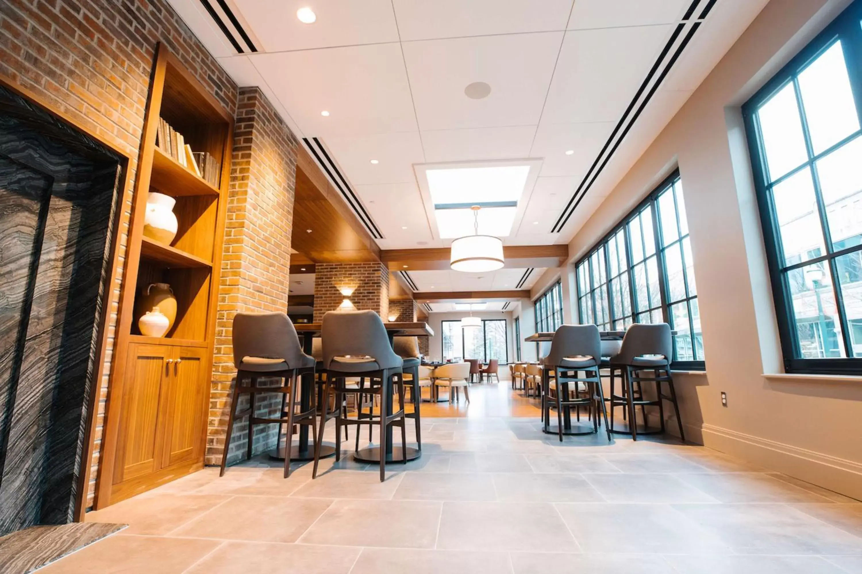 Restaurant/places to eat, Dining Area in Radisson Plaza Hotel at Kalamazoo Center