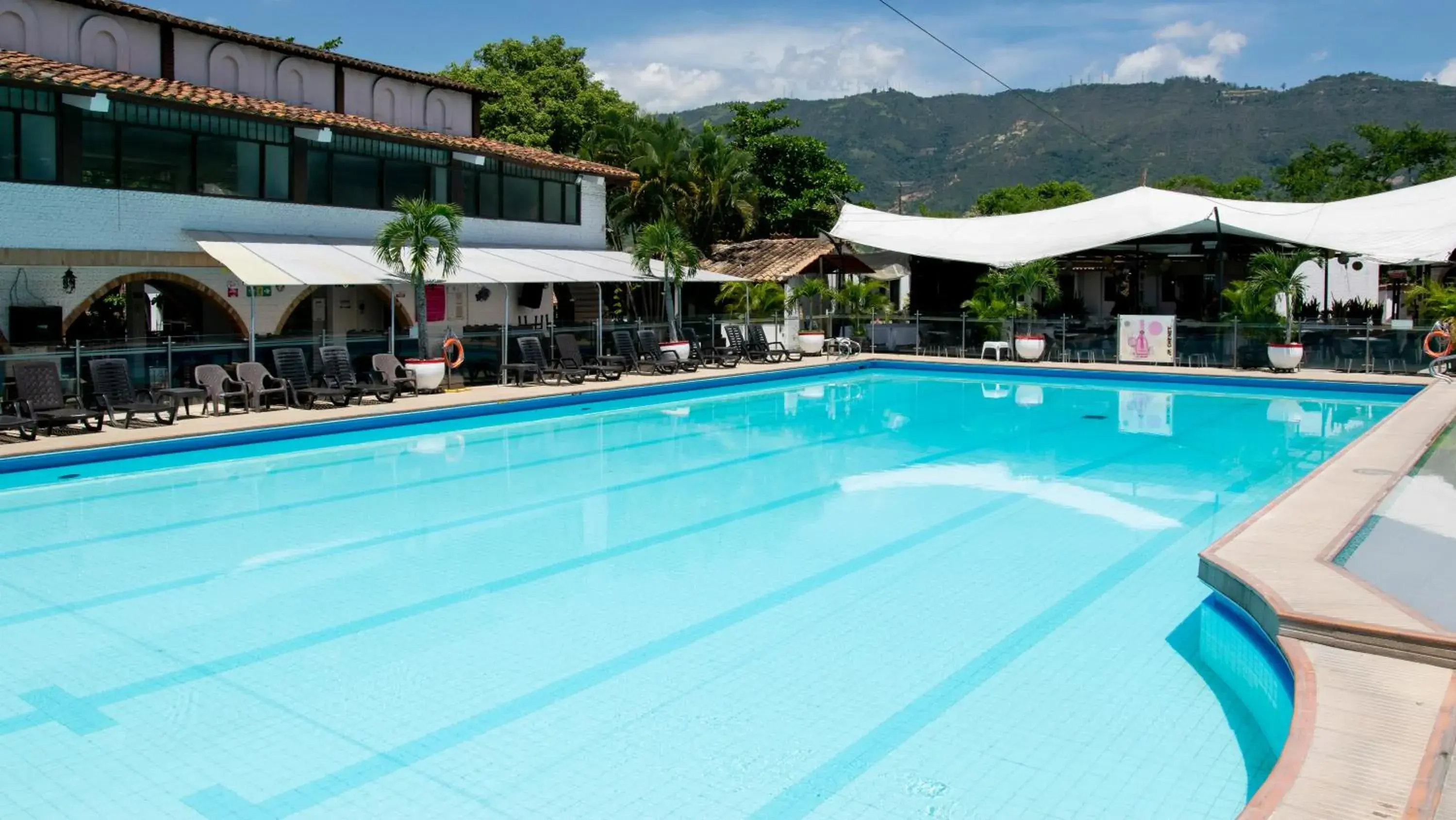 Natural landscape, Swimming Pool in Hotel San Juan Internacional