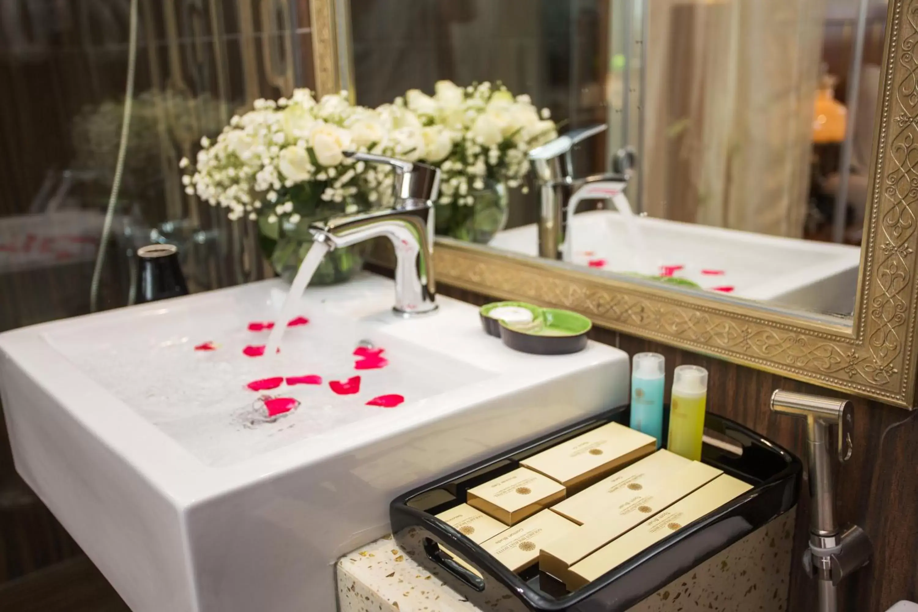 Deluxe Family Room in Hanoi Golden Holiday Hotel Deluxe Family Room in Hanoi Golden Holiday Hotel