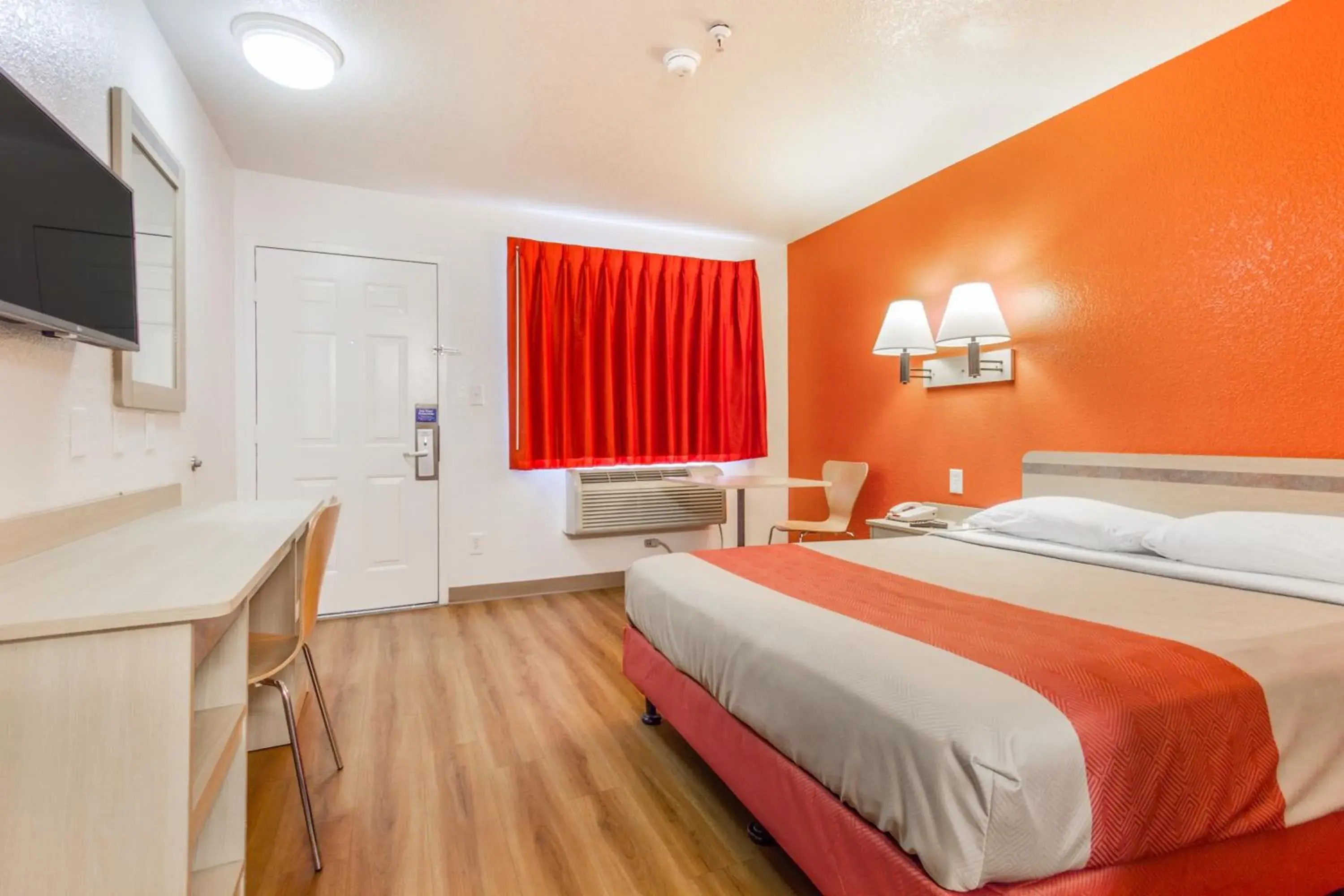 Bedroom, Bed in Motel 6-Phoenix, AZ - West Bedroom, Bed in Motel 6-Phoenix, AZ - West