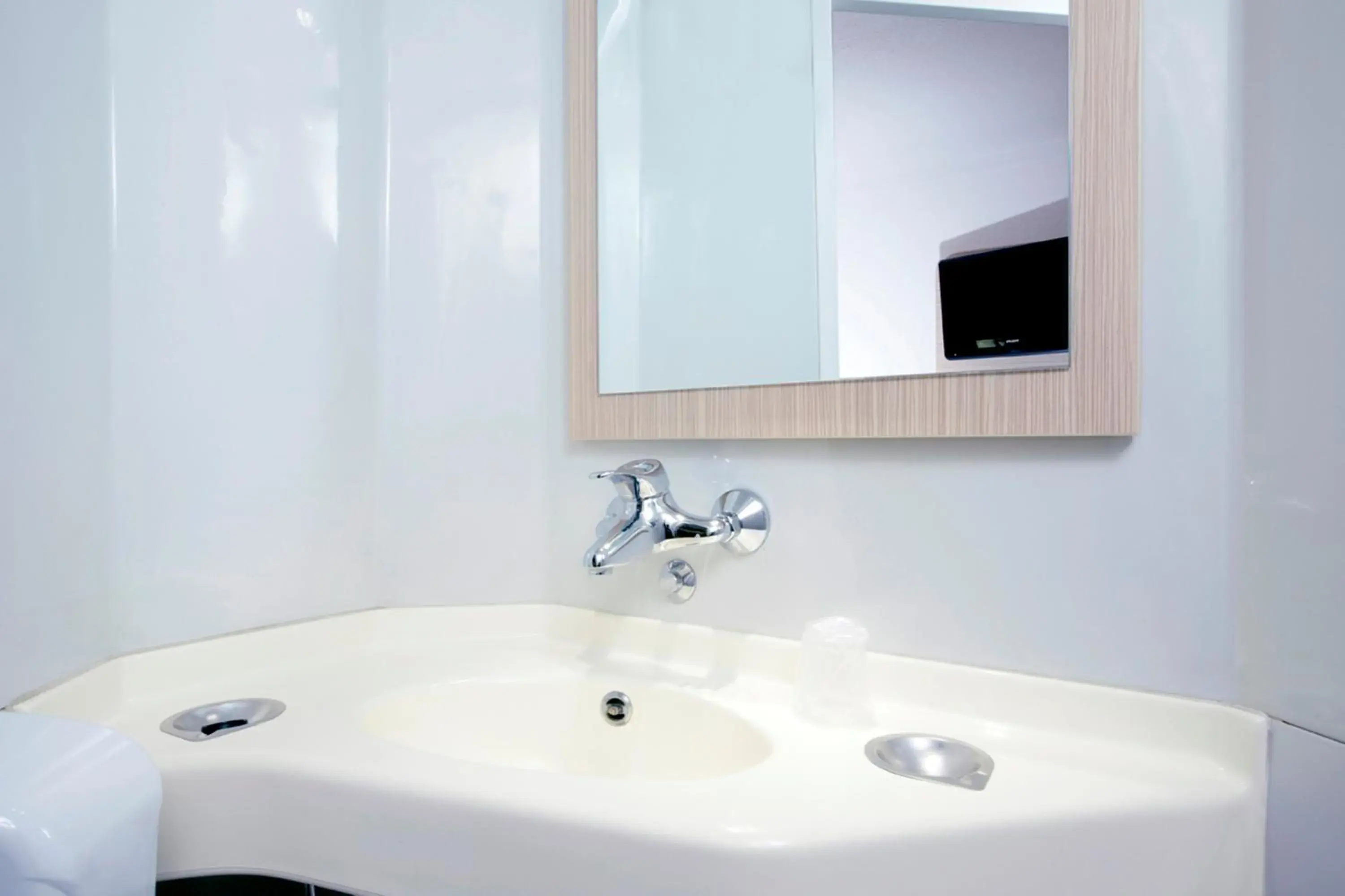 Bathroom in Premiere Classe Bordeaux Sud - Pessac Becquerel