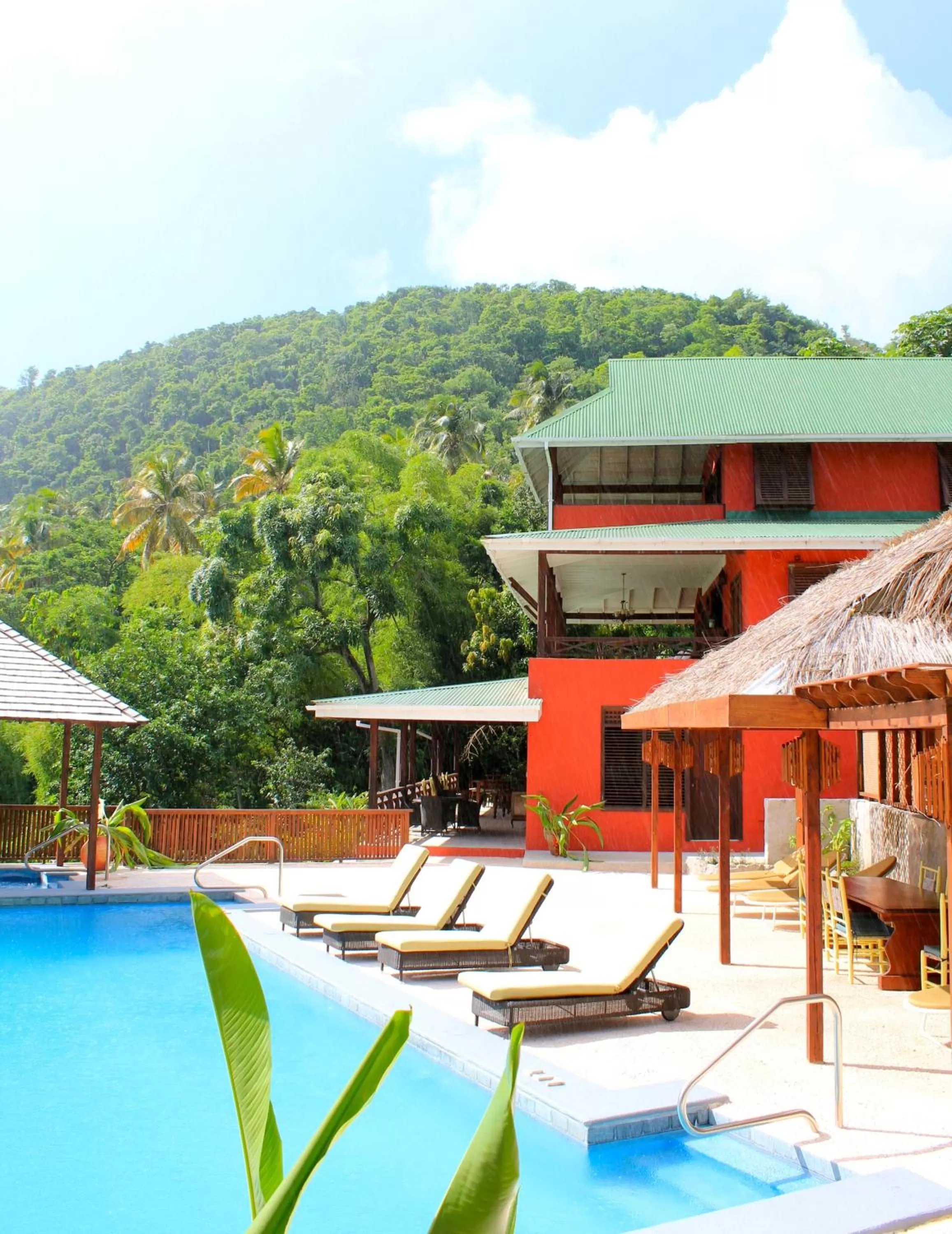 Five-Bedroom Villa with Private Pool and Sea View in Stonefield Villa Resort