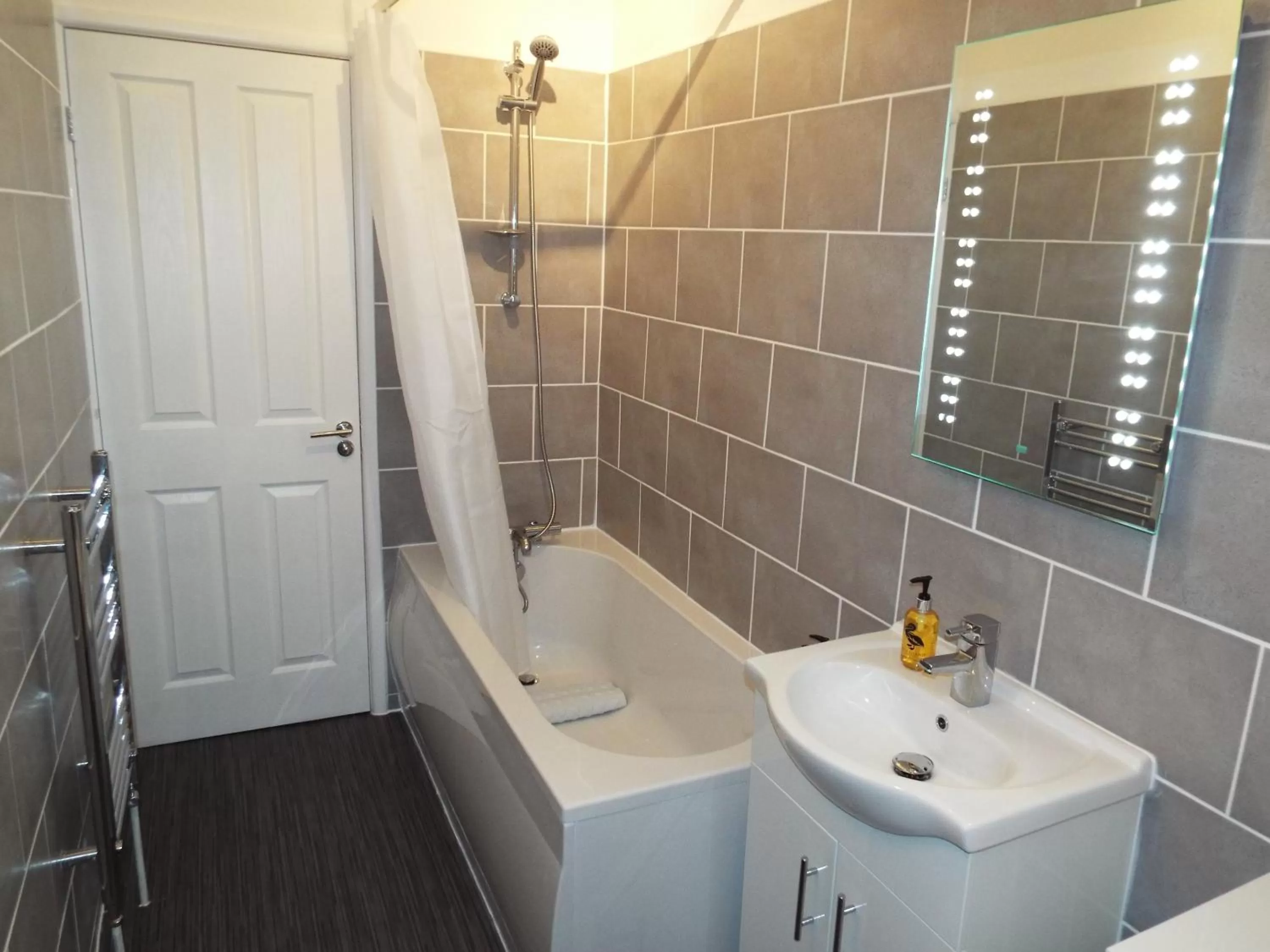 Bathroom in The Unicorn Skipton