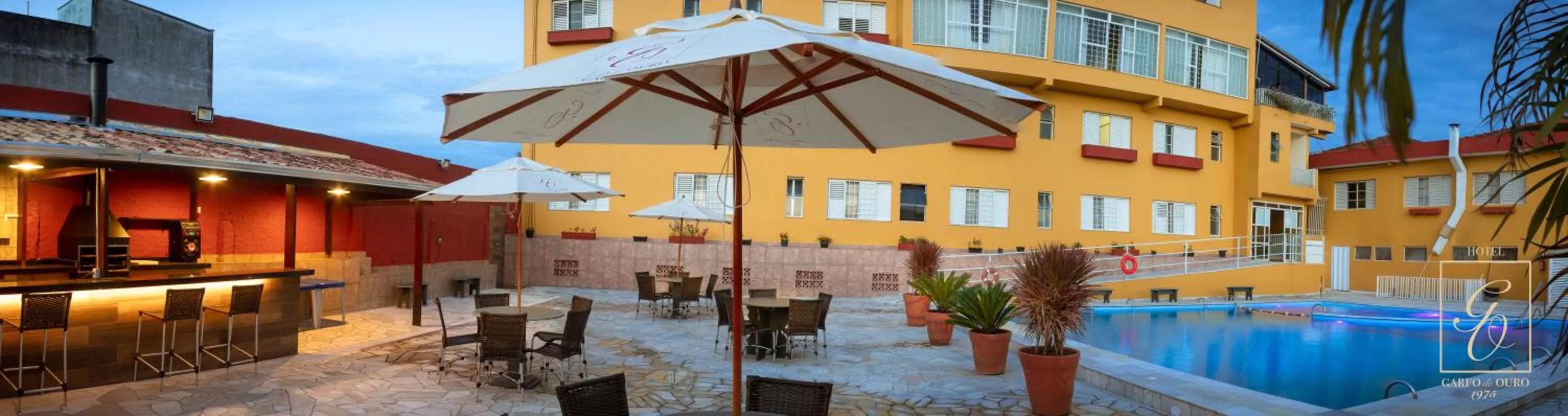 Swimming pool in Hotel Garfo de Ouro