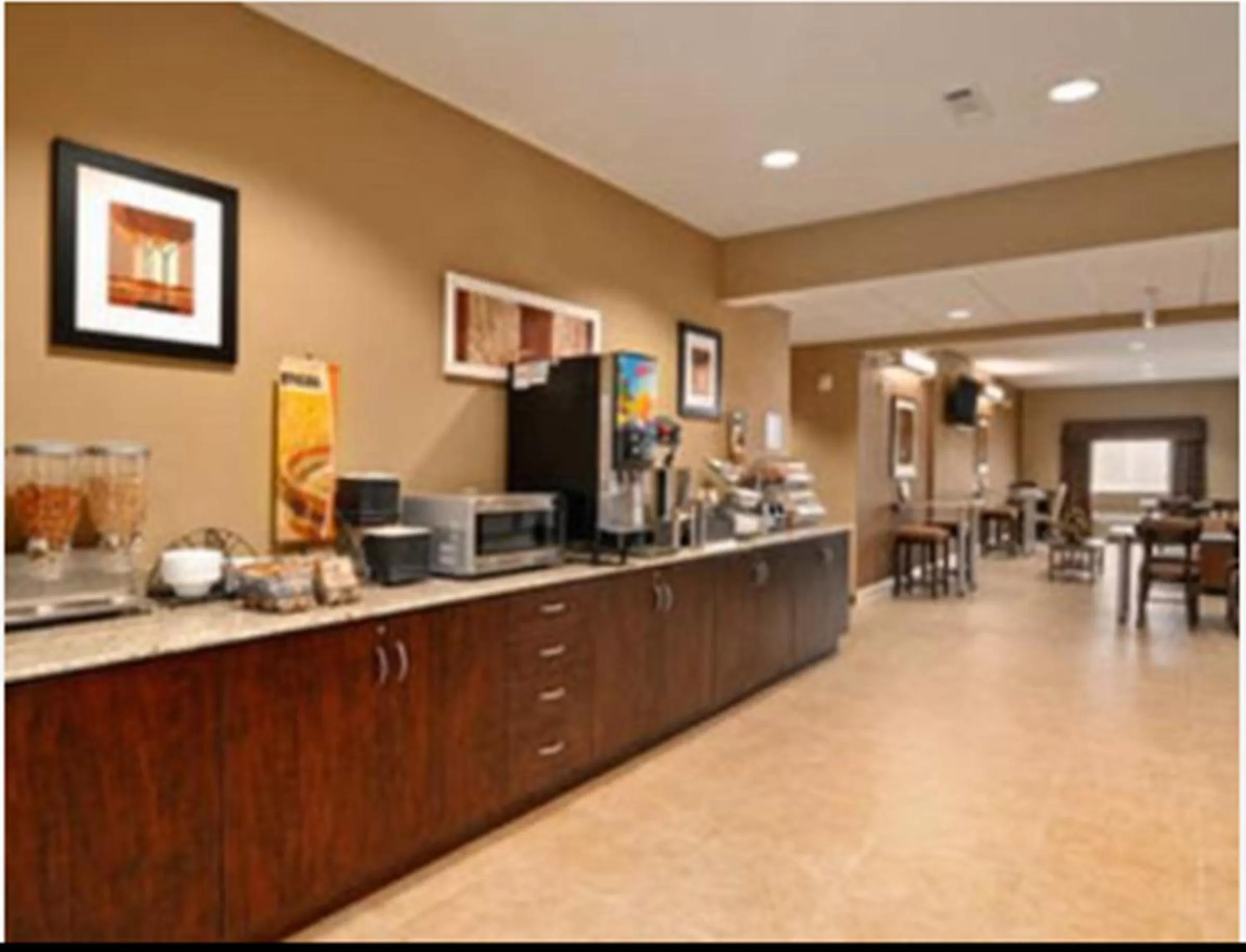 Breakfast in Microtel Inn & Suites by Wyndham Ozark