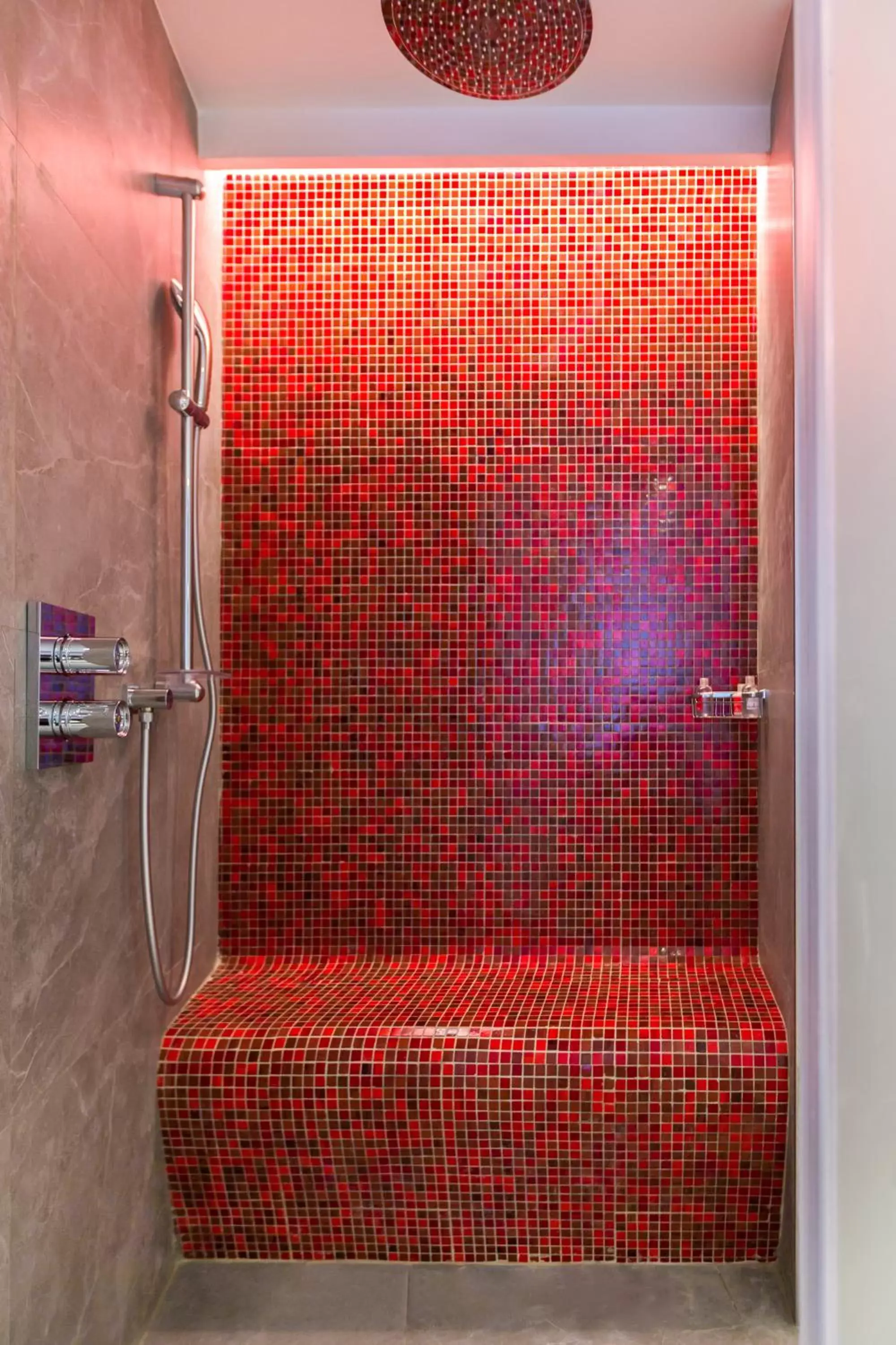 Shower, Bathroom in Mövenpick Hotel du Lac Tunis