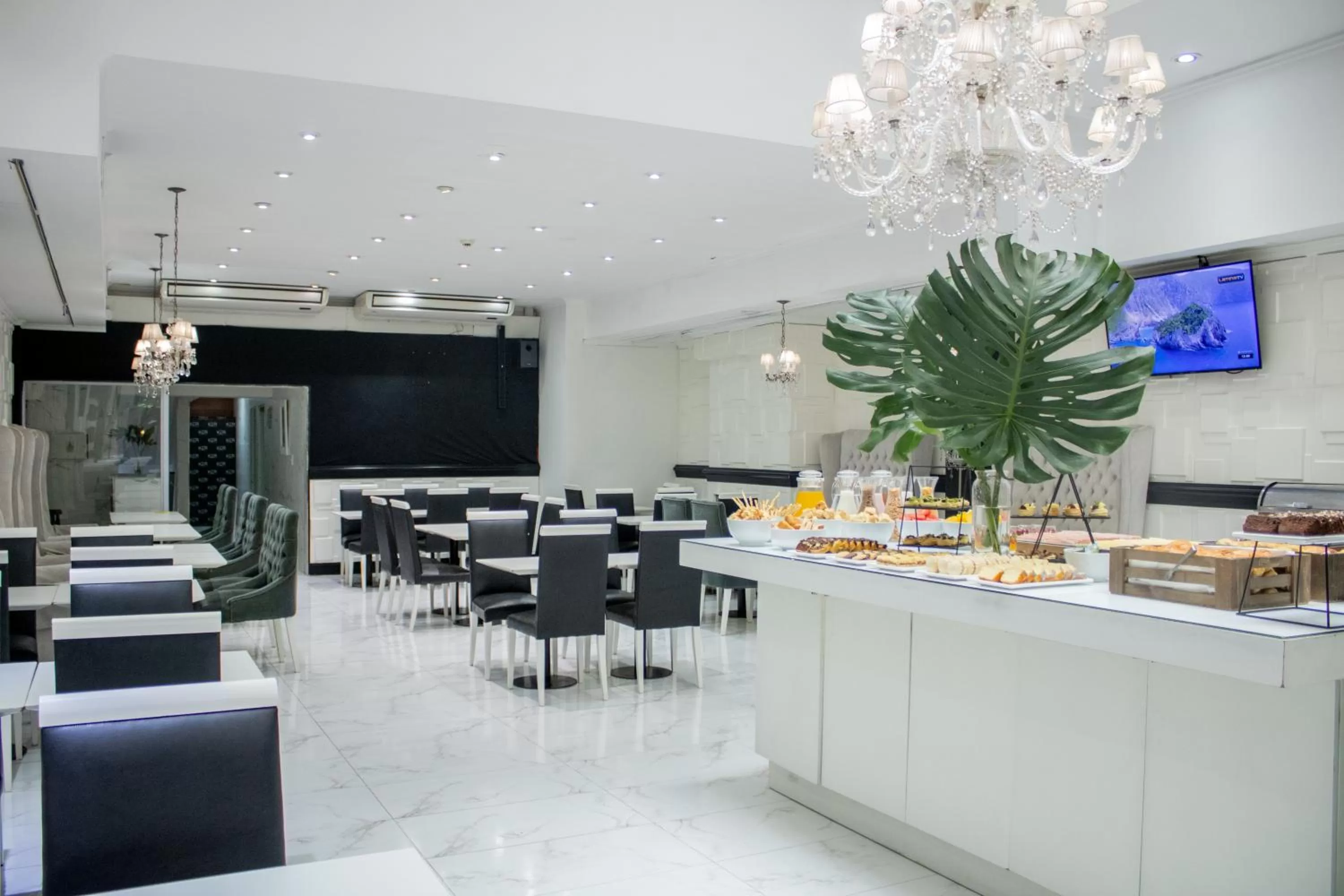 Restaurant/places to eat in Ker Recoleta Hotel