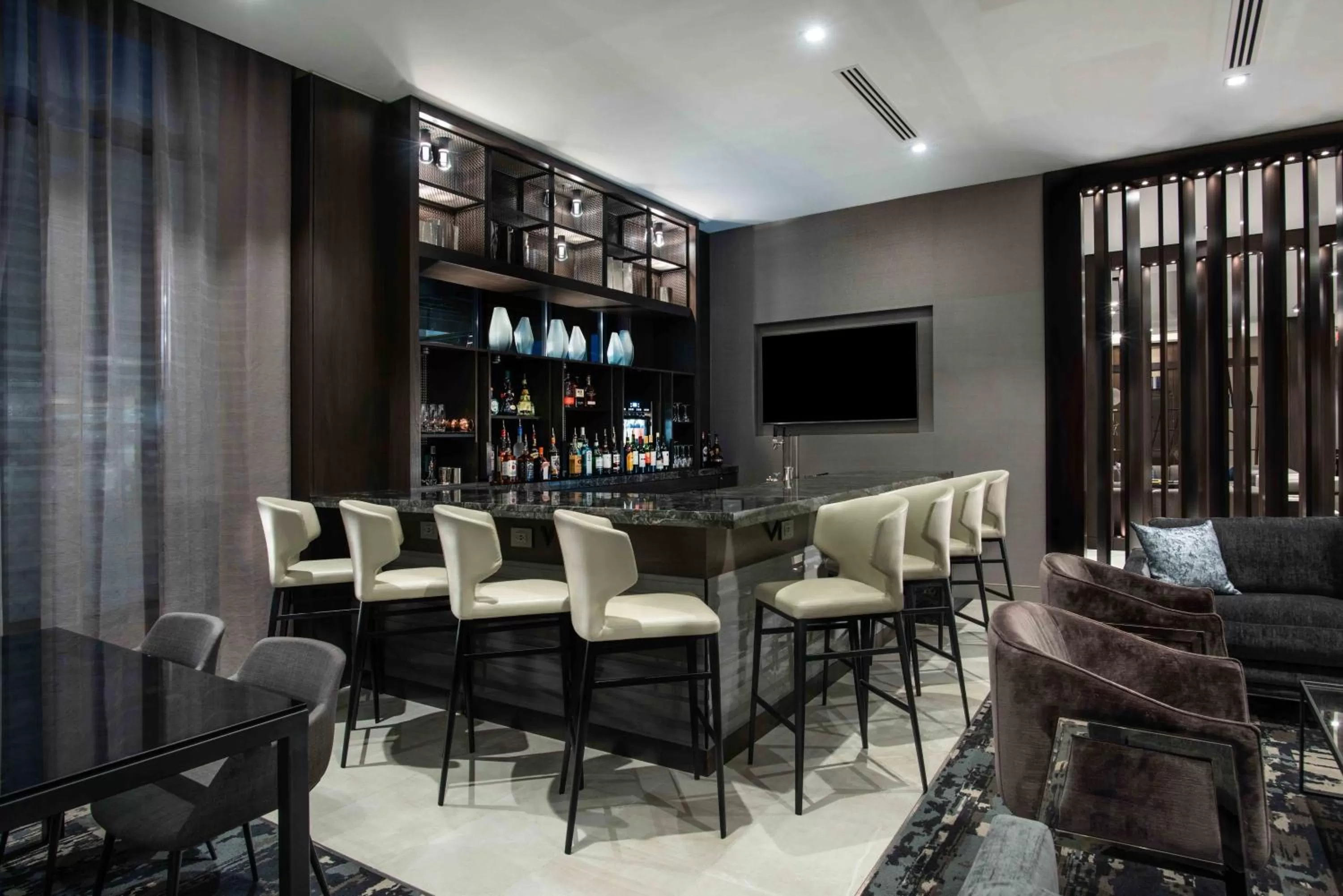 Lounge or bar in Staybridge Suites - Quincy by IHG