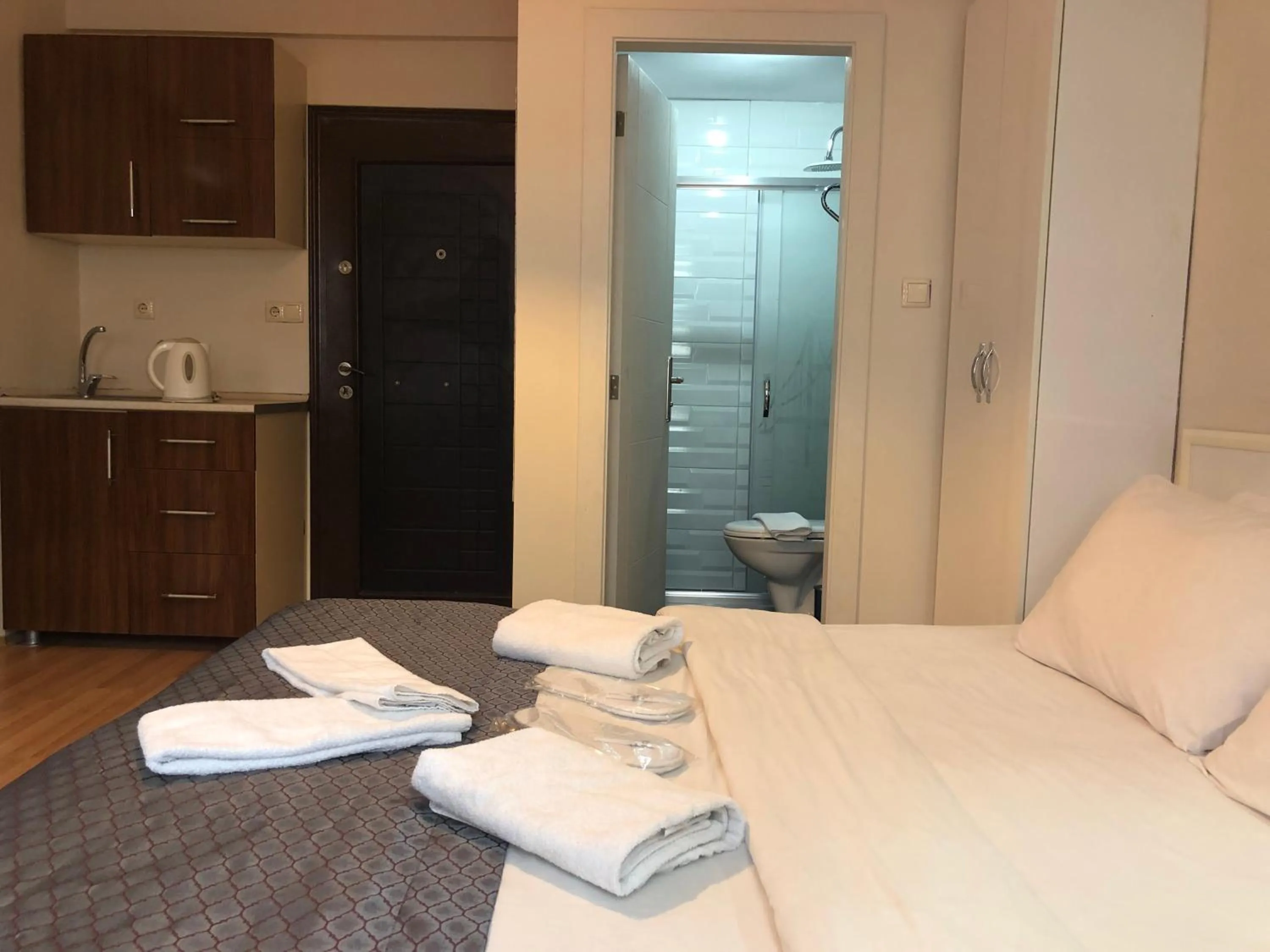 Photo of the whole room, Bed in Centre Suites Taksim