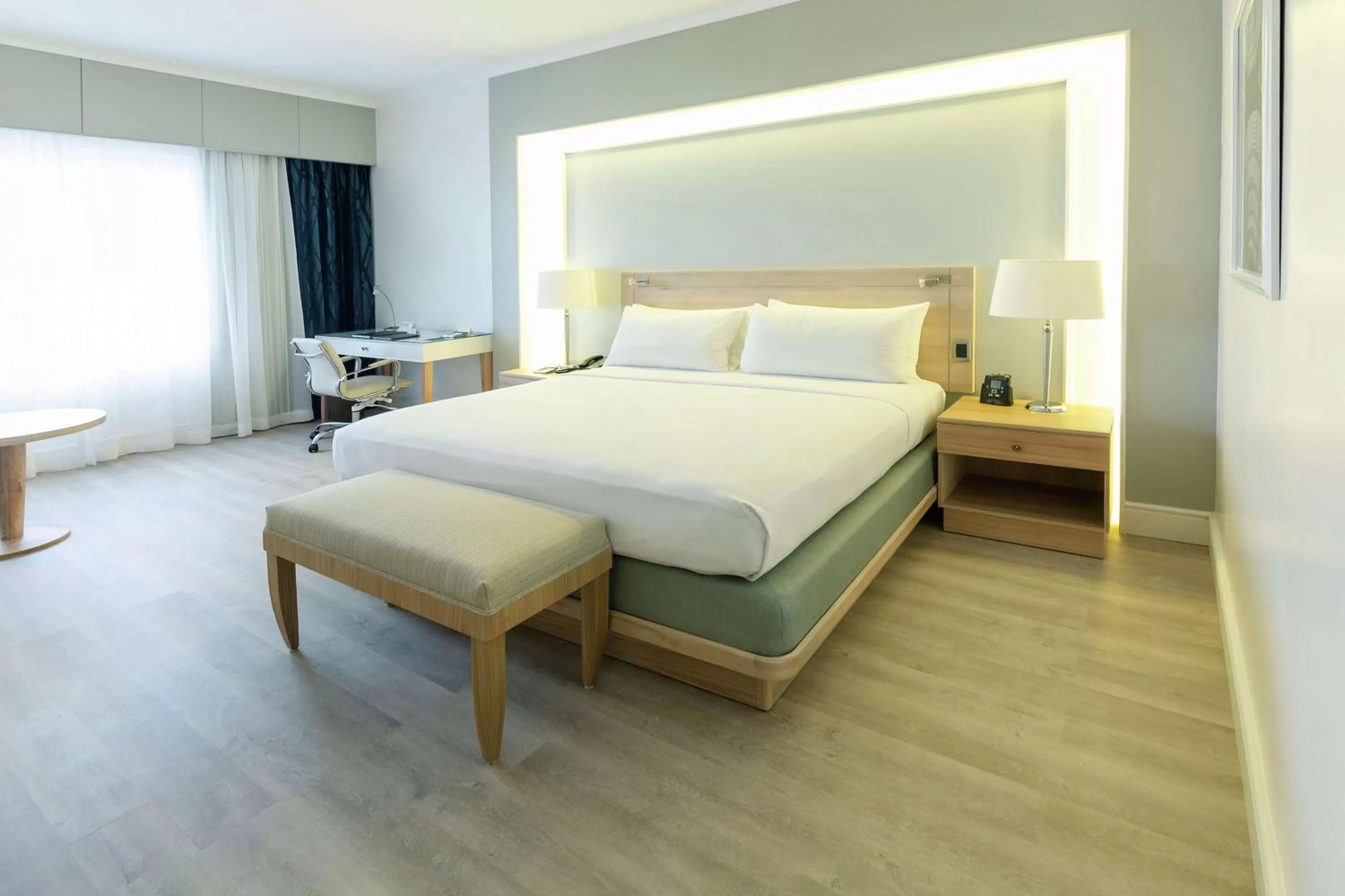 Bedroom, Bed in Hilton Colon Guayaquil Hotel