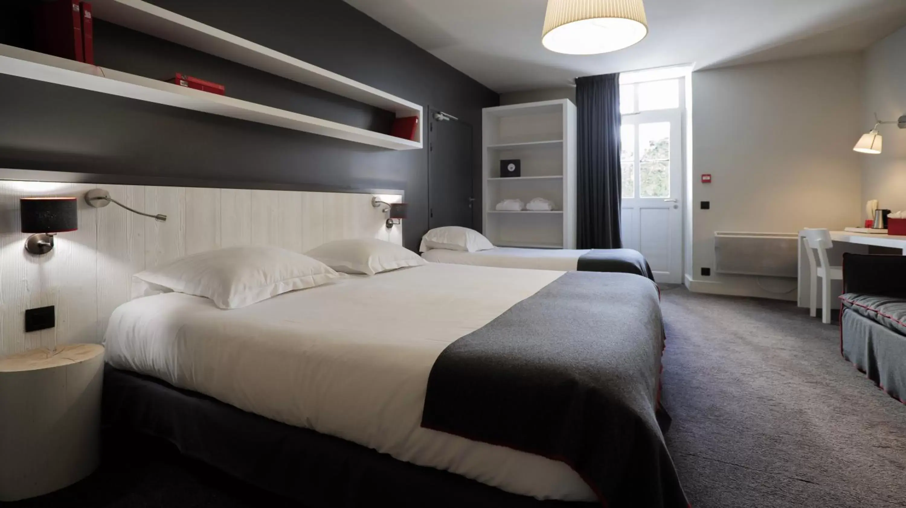 Bed in Le Faucigny - Hotel de Charme