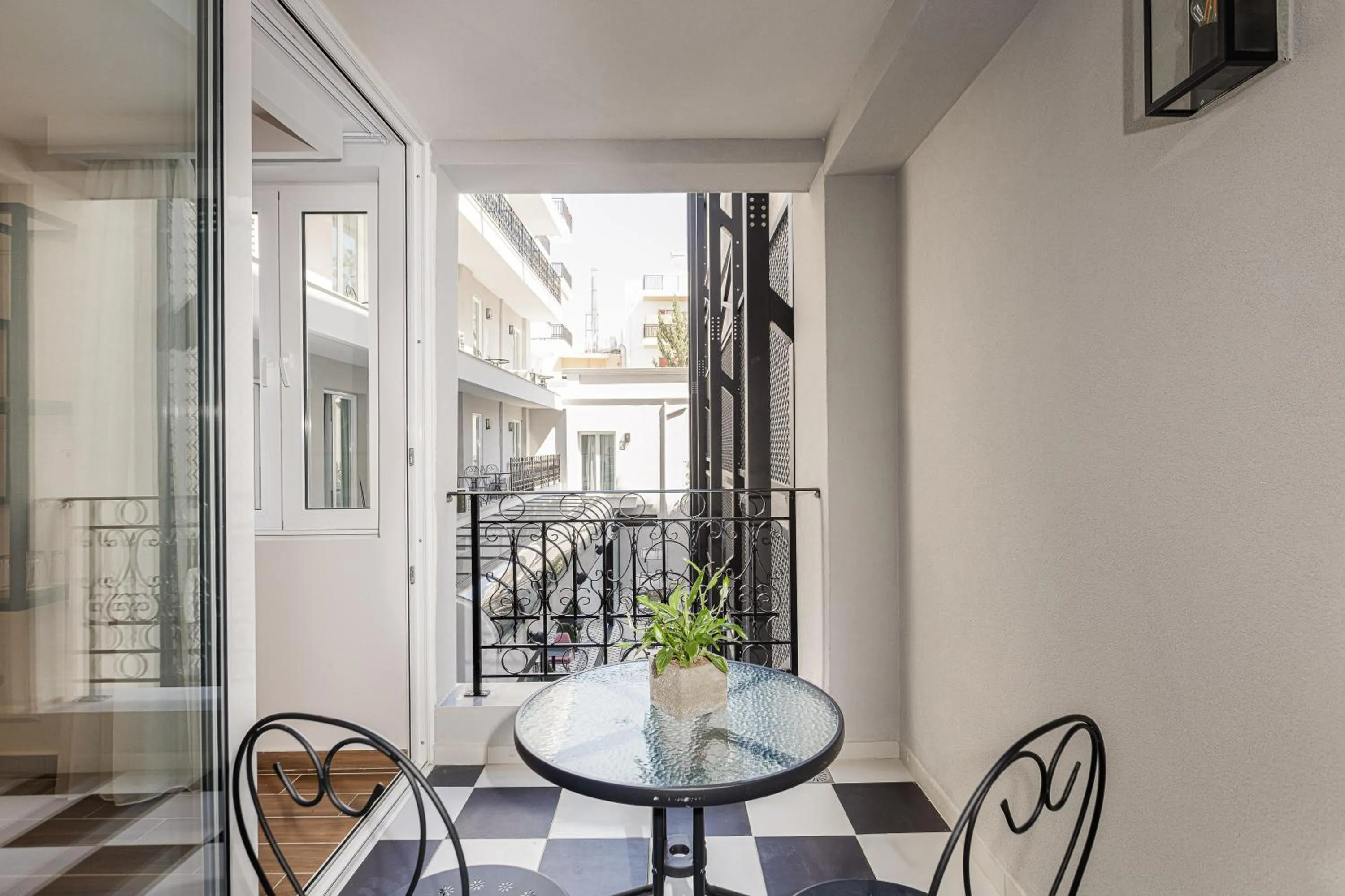 Inner courtyard view in Jo An Palace