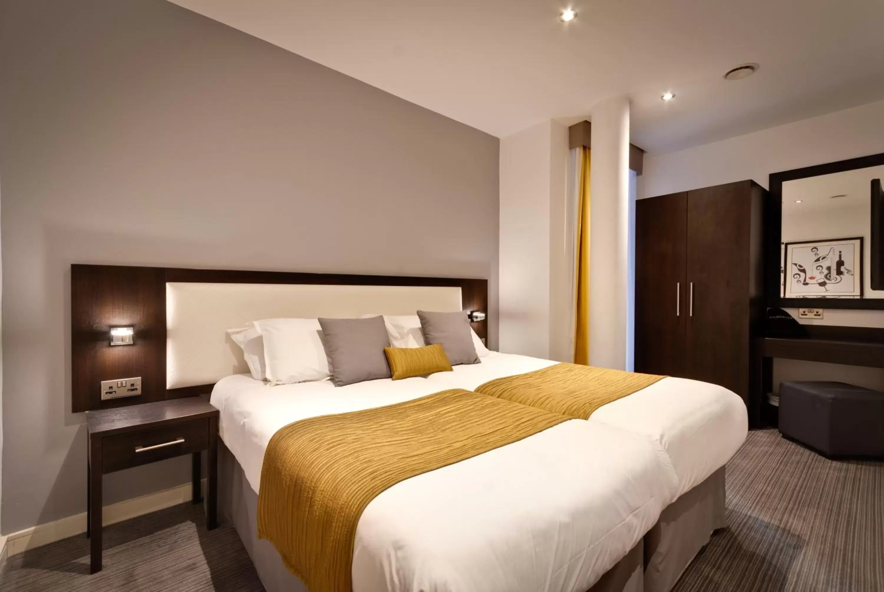 Bedroom, Bed in EPIC Apart Hotel - Seel Street Bedroom, Bed in EPIC Apart Hotel - Seel Street