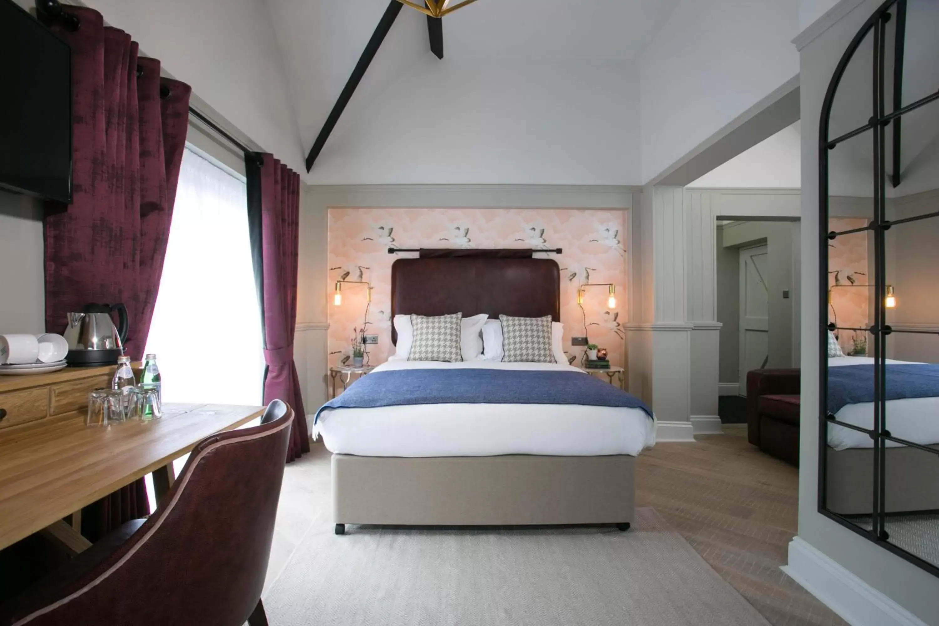 Bedroom, Bed in The Huntsman of Brockenhurst