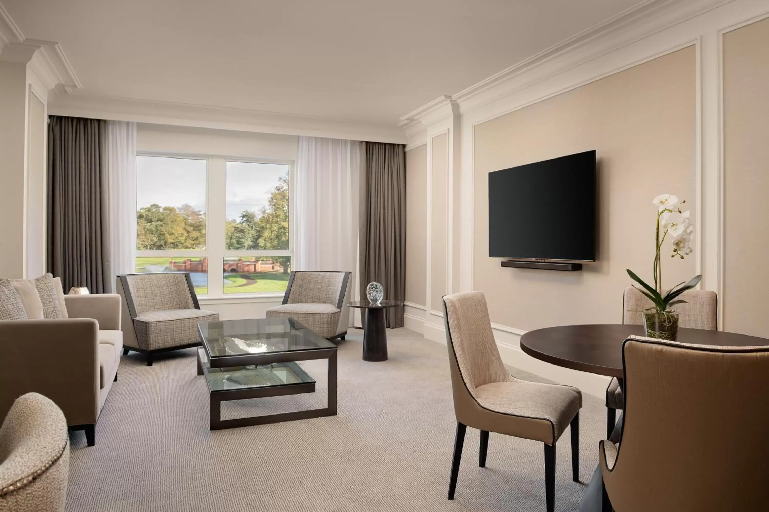 Living room, Seating Area in Fairmont Windsor Park