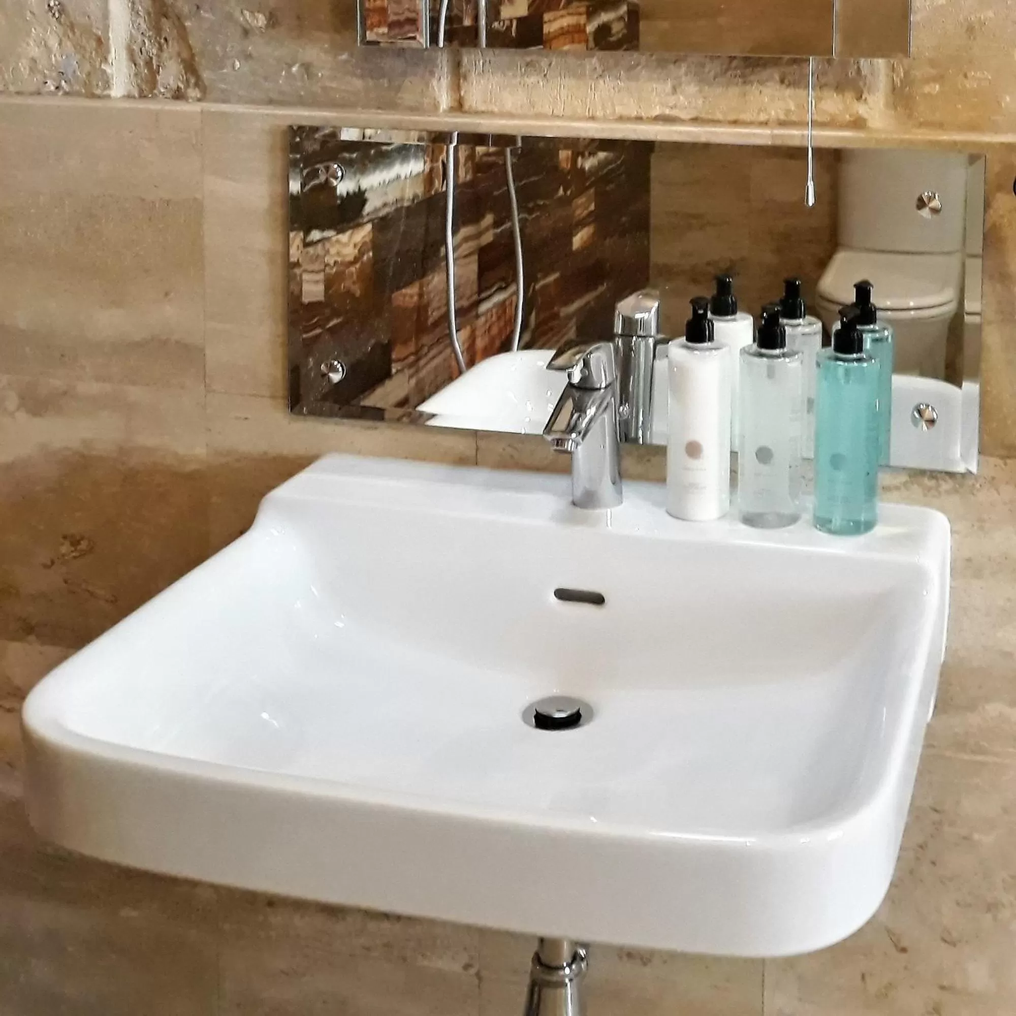 Bathroom in The 3Cities Auberge