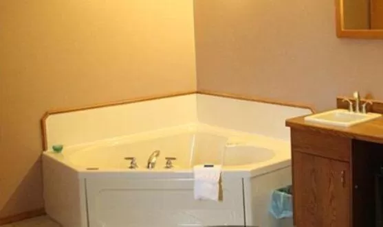 Spa and wellness centre/facilities in Canway Inn & Suites