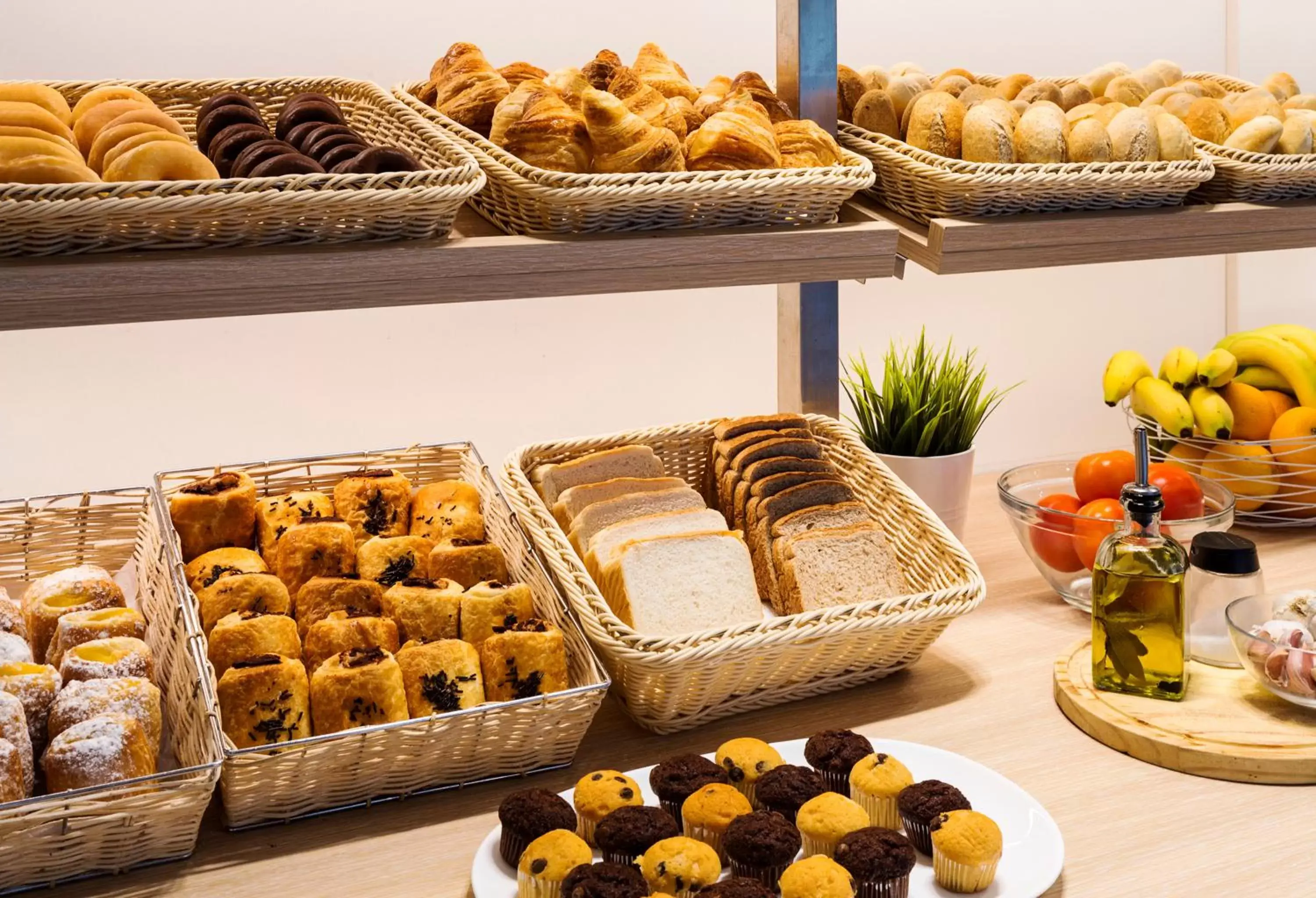 Continental breakfast, Food in B&B HOTEL Girona 2