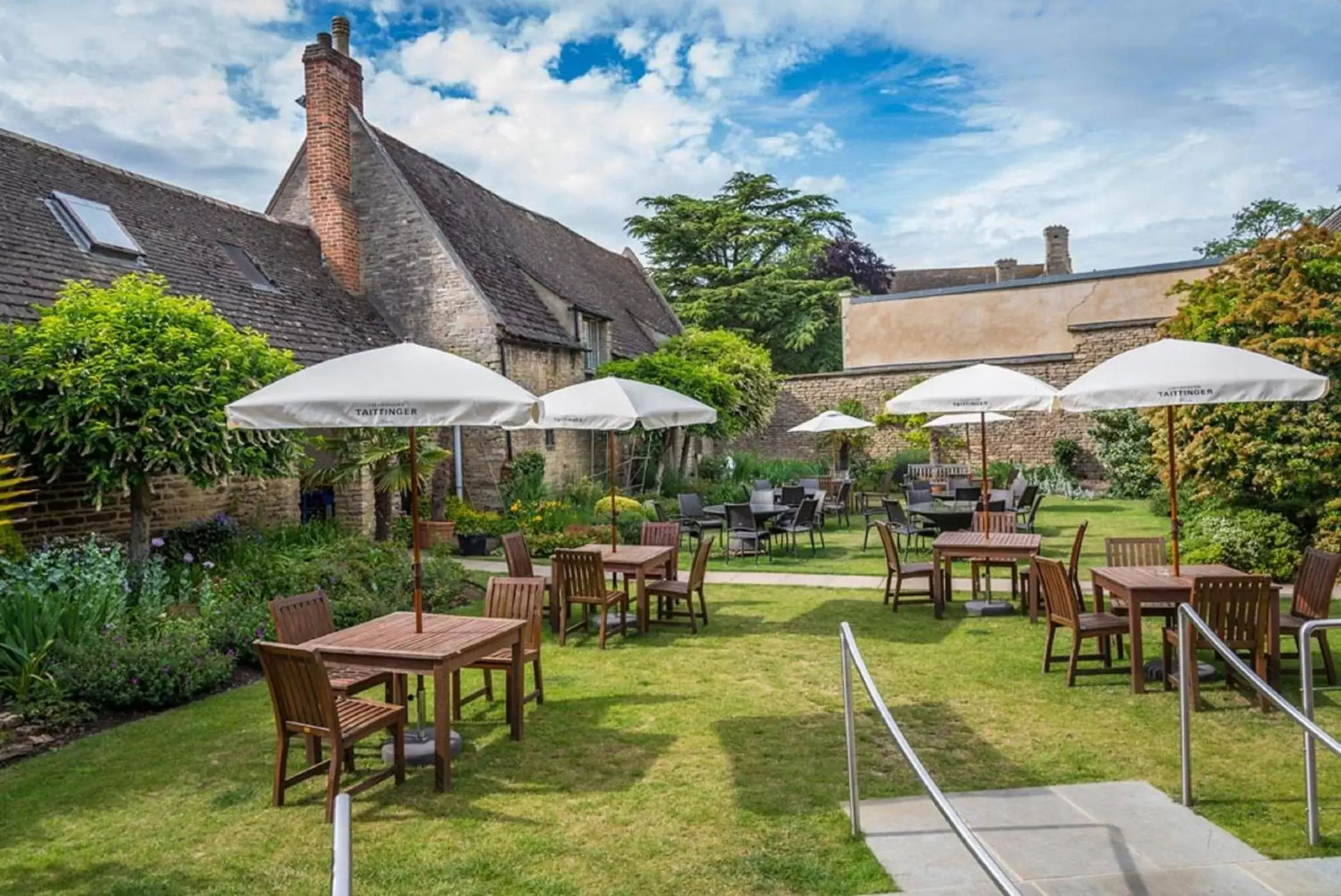 Garden, Restaurant/Places to Eat in The Talbot Hotel, Oundle , Near Peterborough
