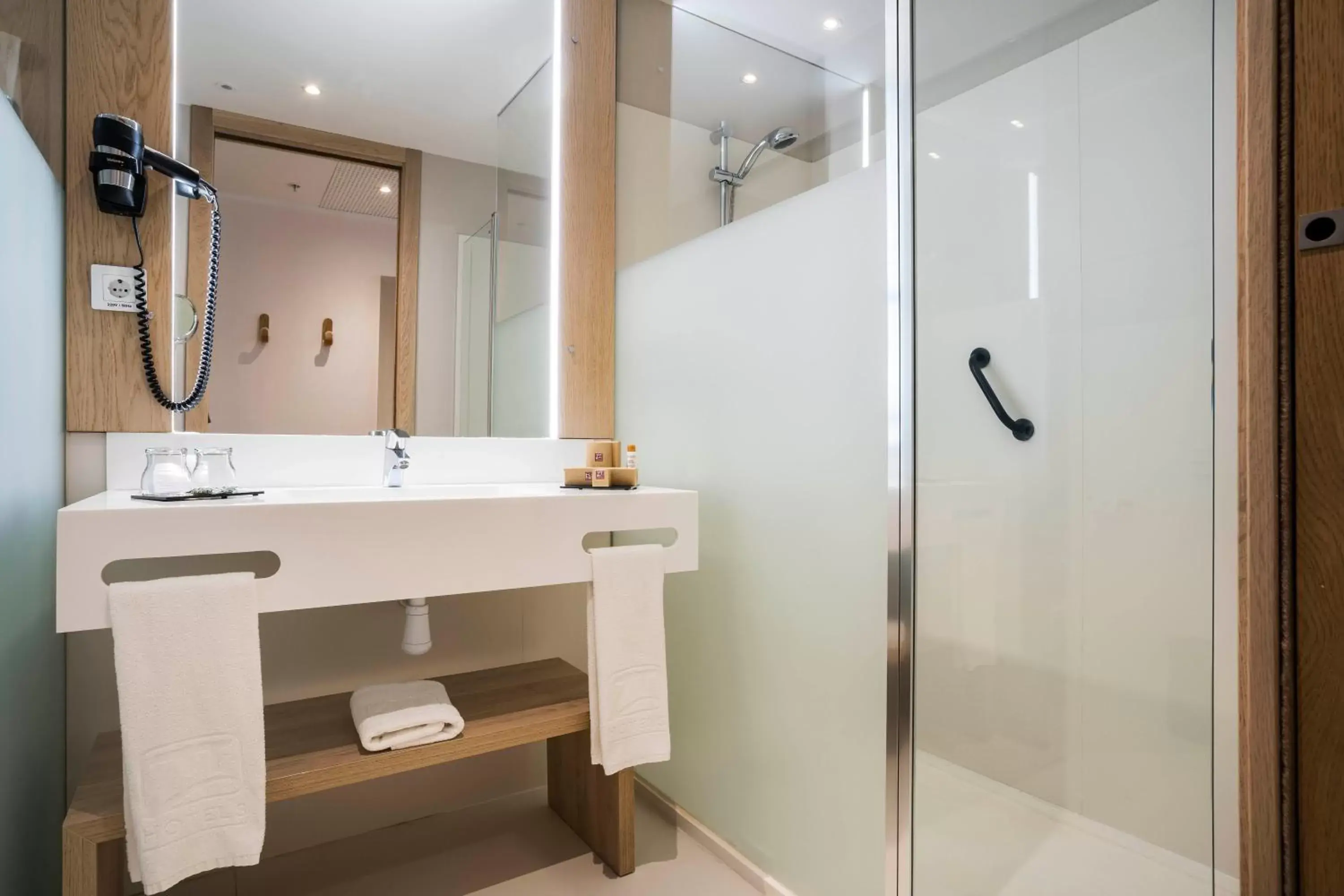 Shower, Bathroom in Golden Hotel Barcelona