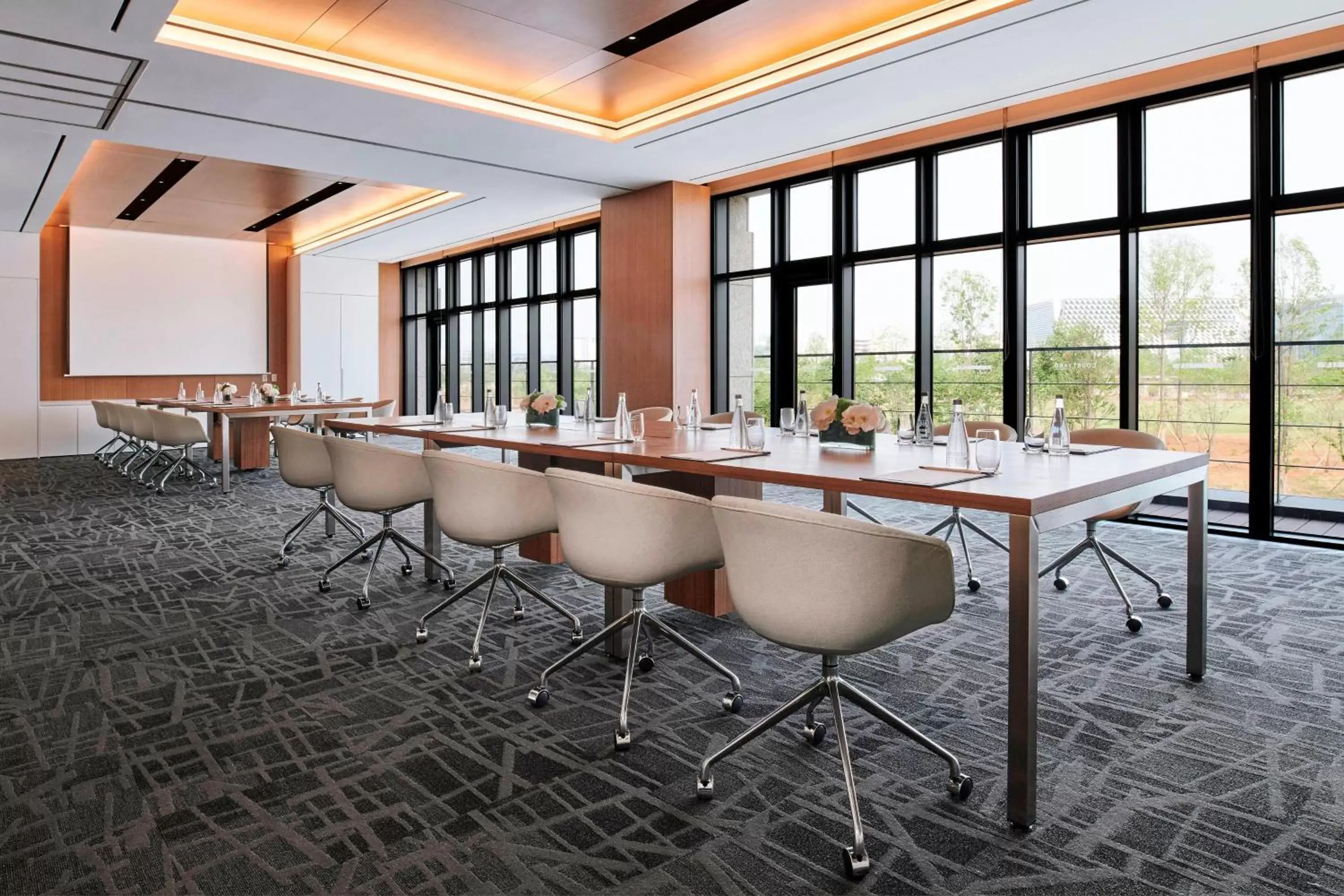 Meeting/conference room in Courtyard by Marriott Seoul Botanic Park