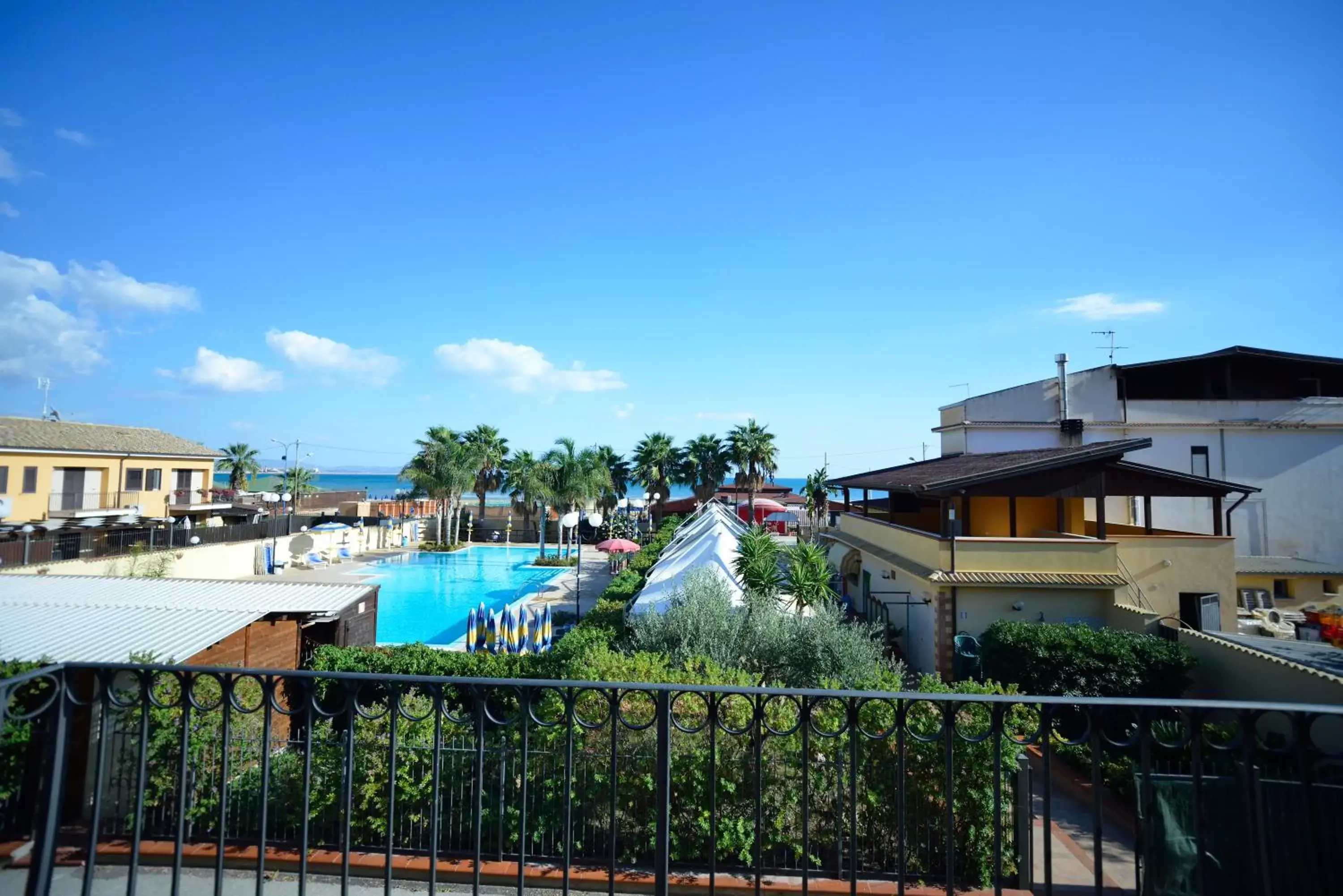 Pool View in Andrea Case Vacanze L'Ancora