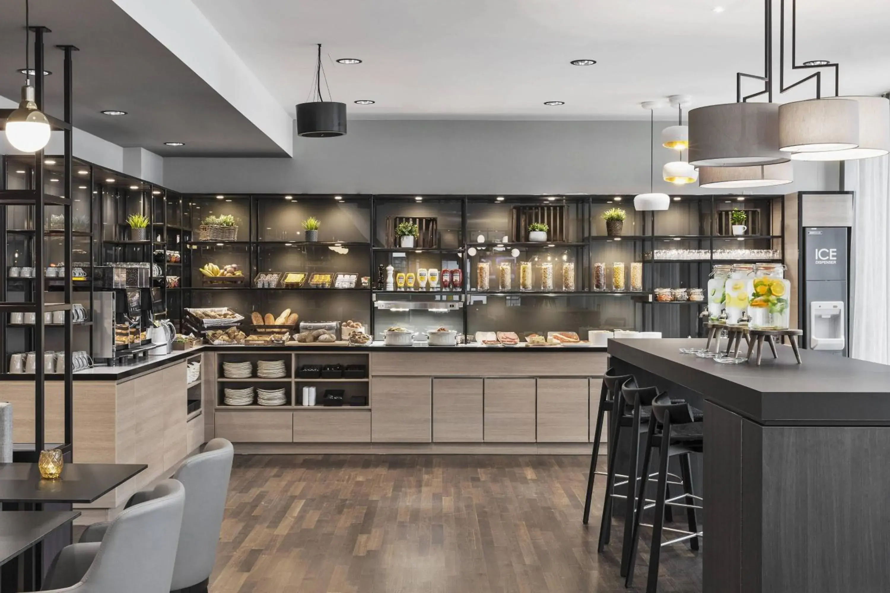 Breakfast, Restaurant/Places to Eat in Residence Inn by Marriott Munich Ostbahnhof