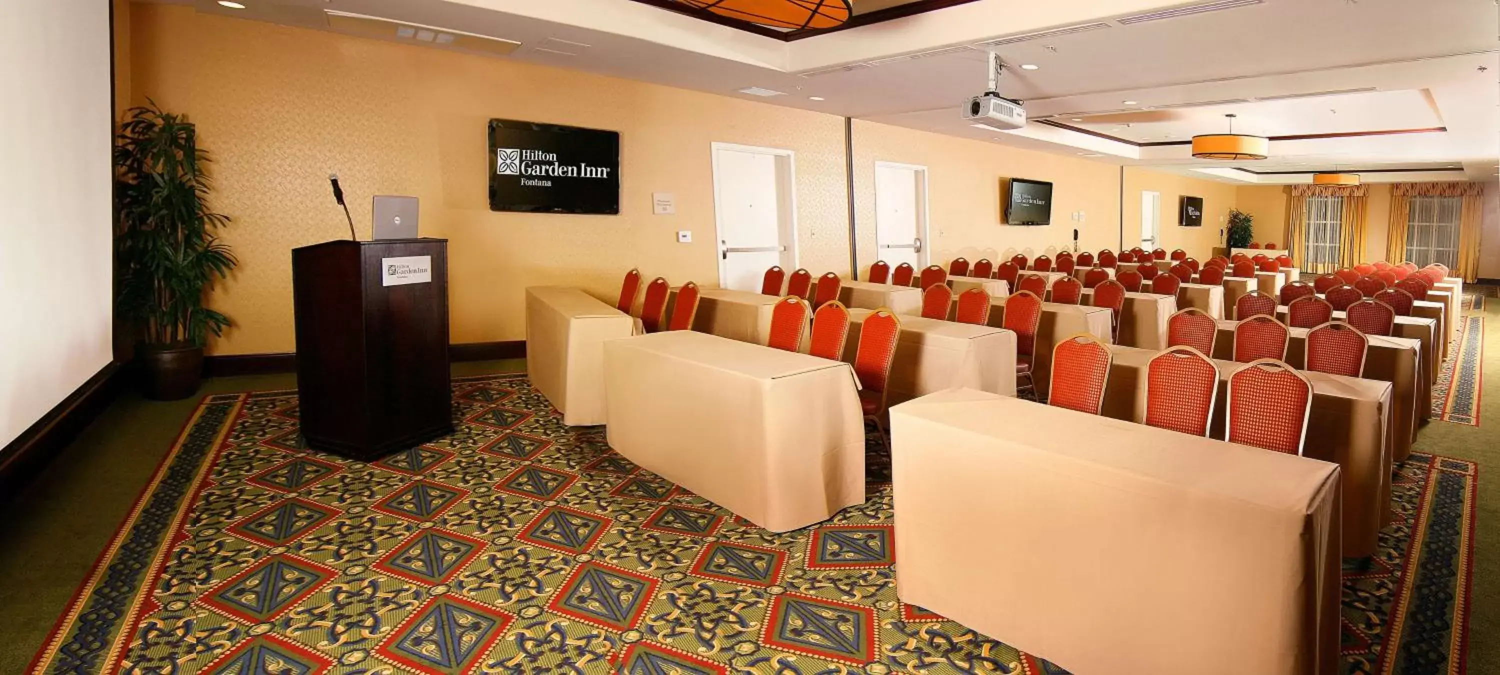 Meeting/conference room in Hilton Garden Inn Fontana