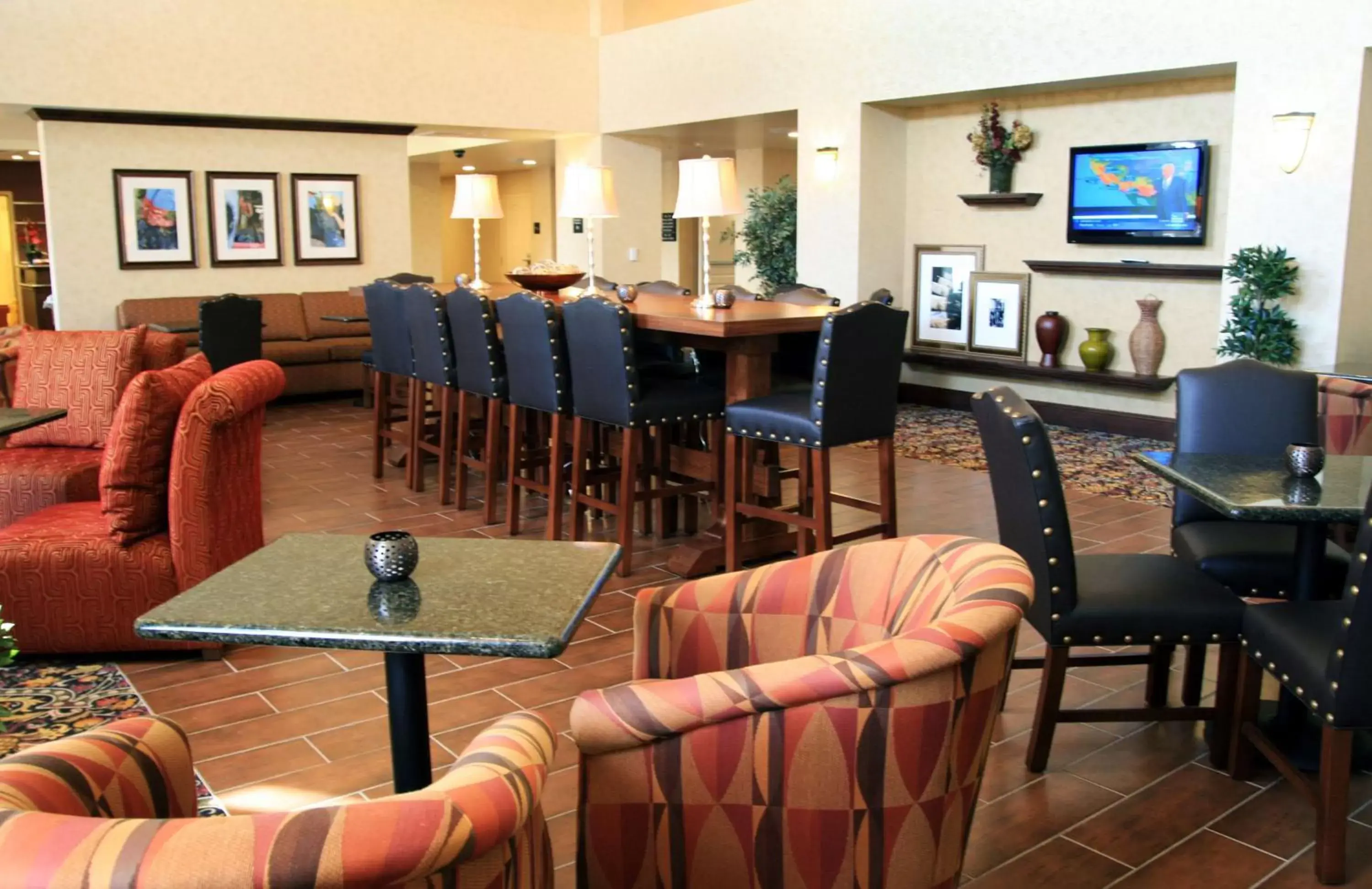 Lobby or reception, Lounge/Bar in Hampton Inn & Suites Lodi