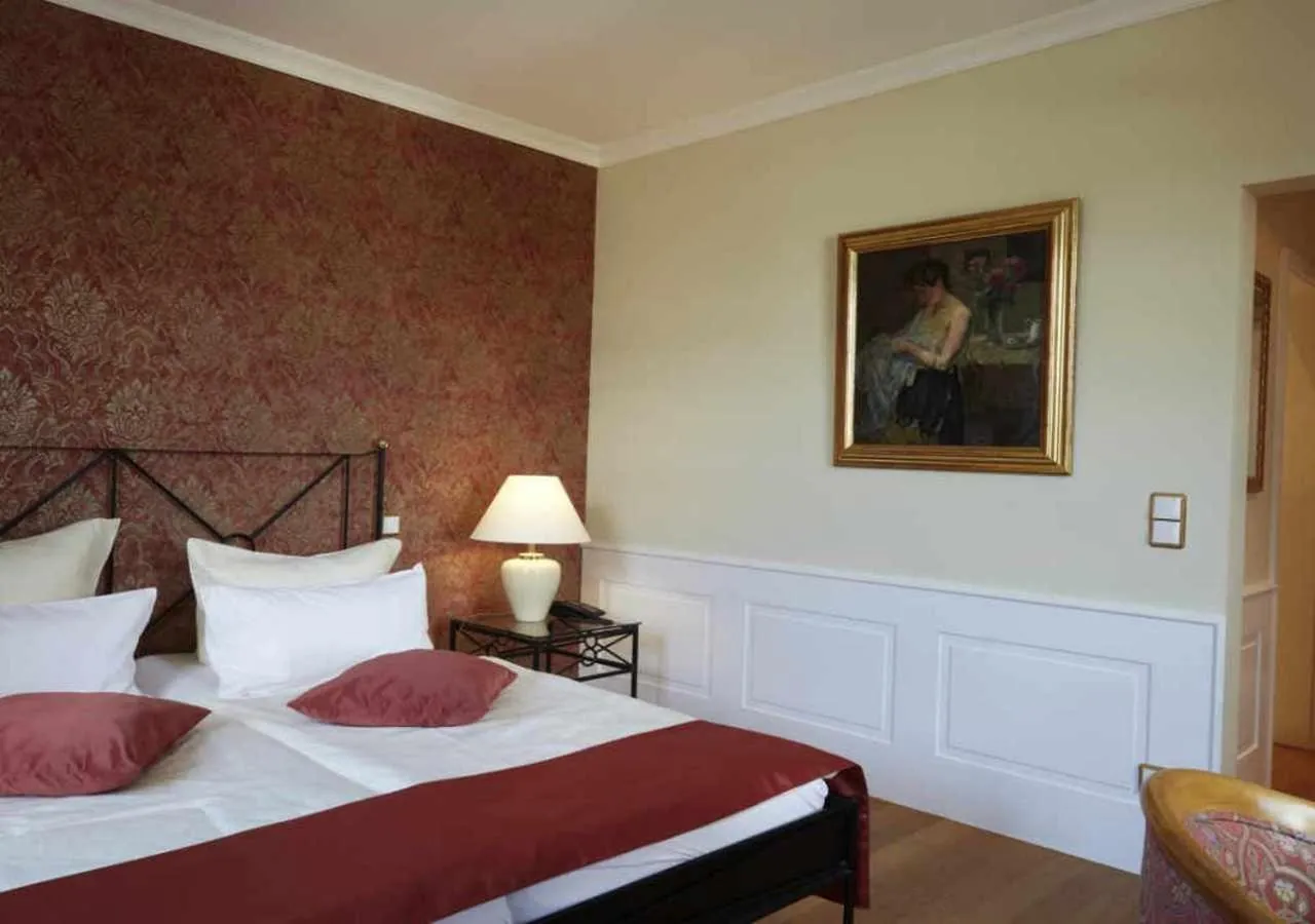 Bedroom, Bed in Hotel Snorrenburg GmbH