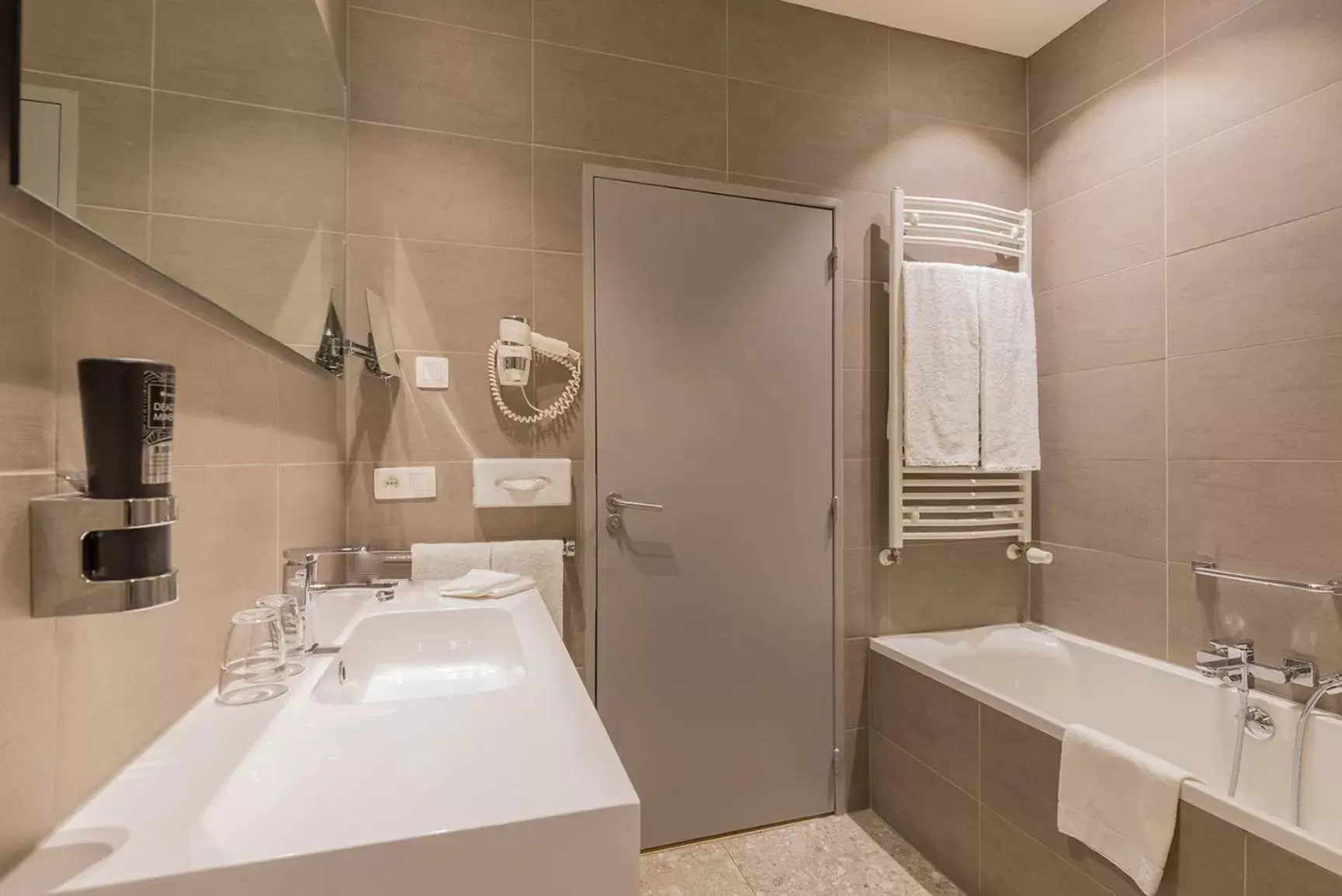 Photo of the whole room, Bathroom in Leonardo Hotel Antwerp The Plaza