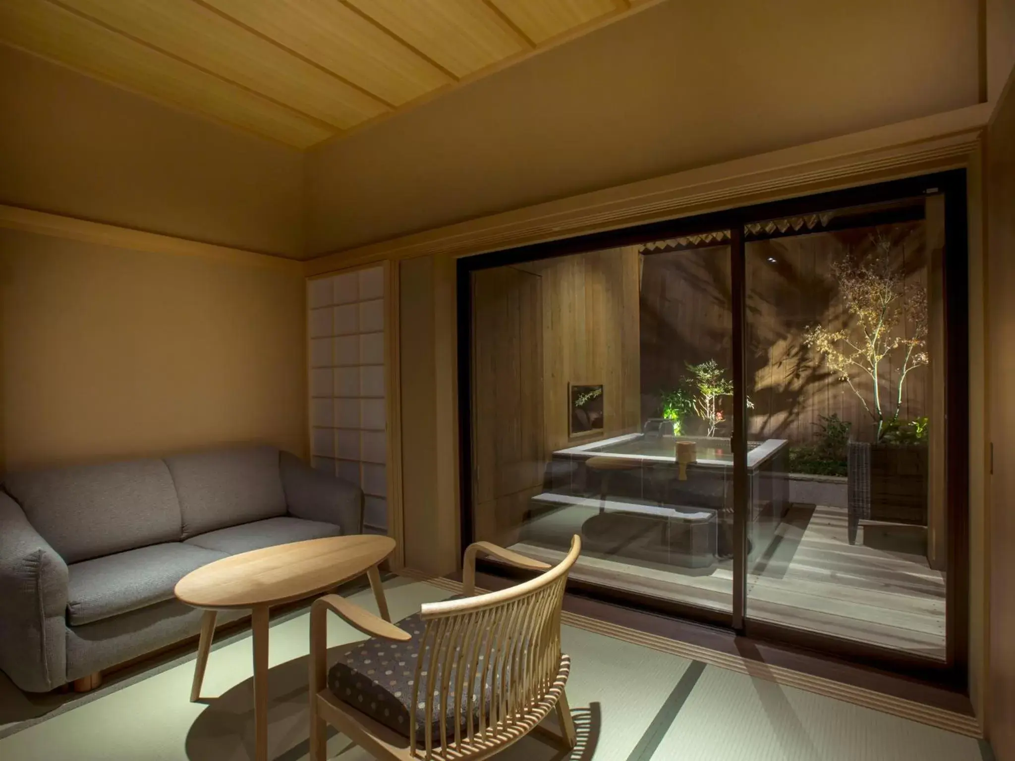 Photo of the whole room, Seating Area in Saka Hotel Kyoto