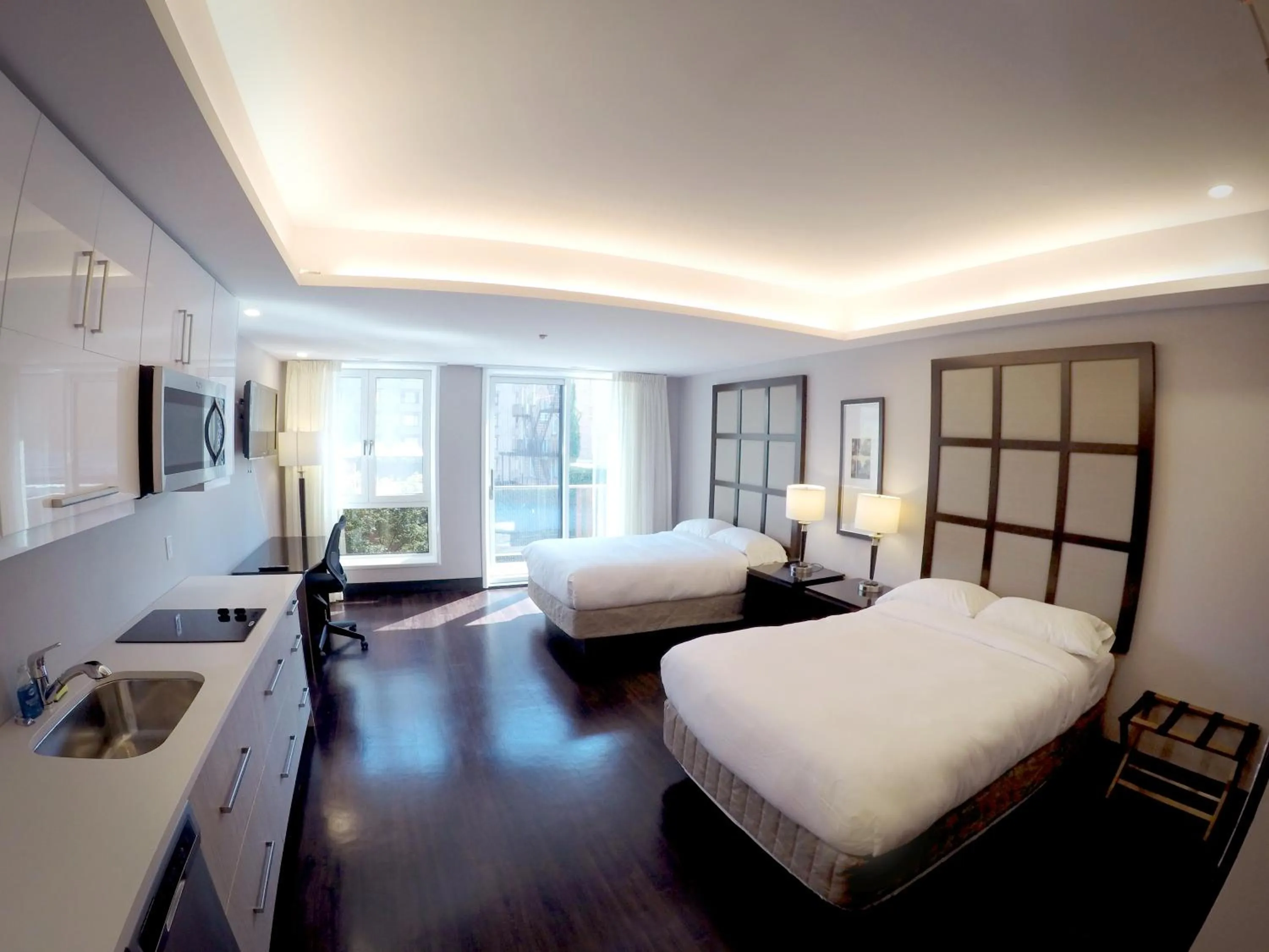 Shower, Bed in M Montreal Hostel