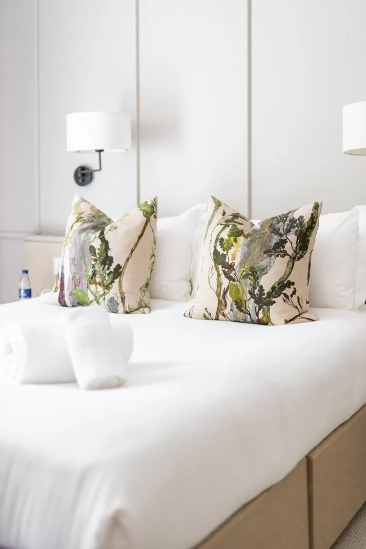 Bed in The Goodenough Hotel London