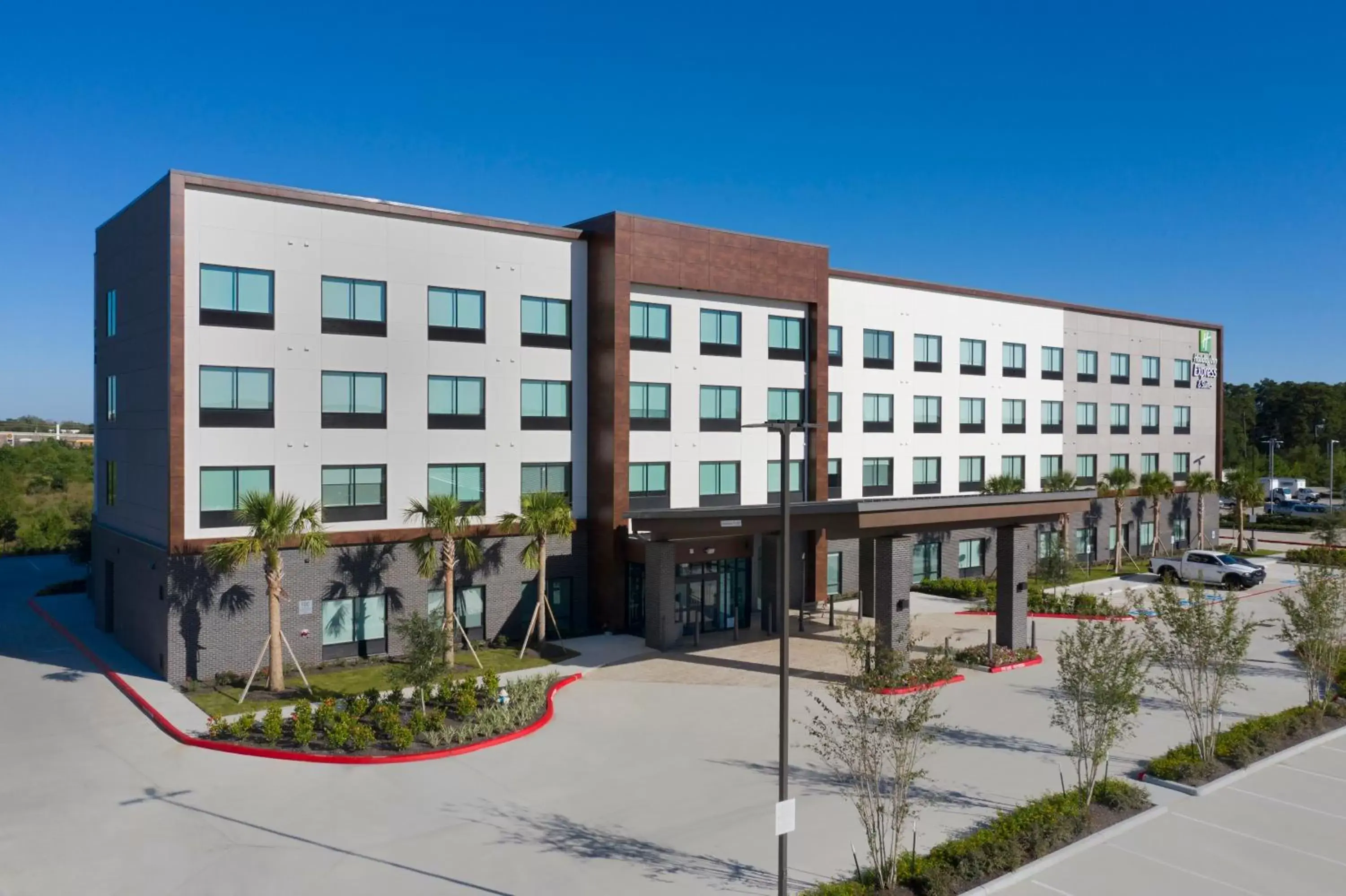 Property Building in Holiday Inn Express & Suites - Houston North - Woodlands Area, an IHG Hotel