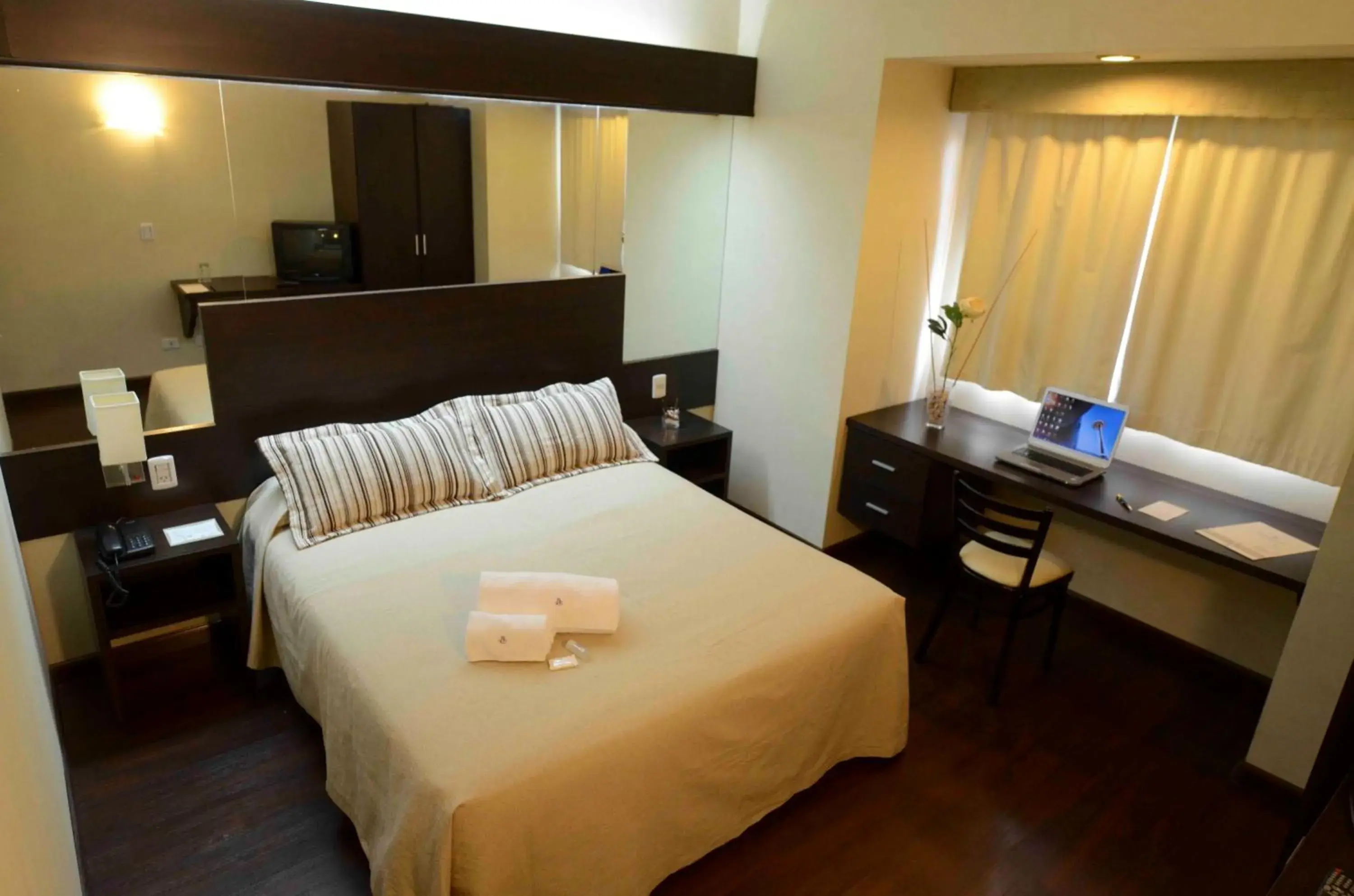 Bedroom, Bed in Hathor Hotels Mendoza