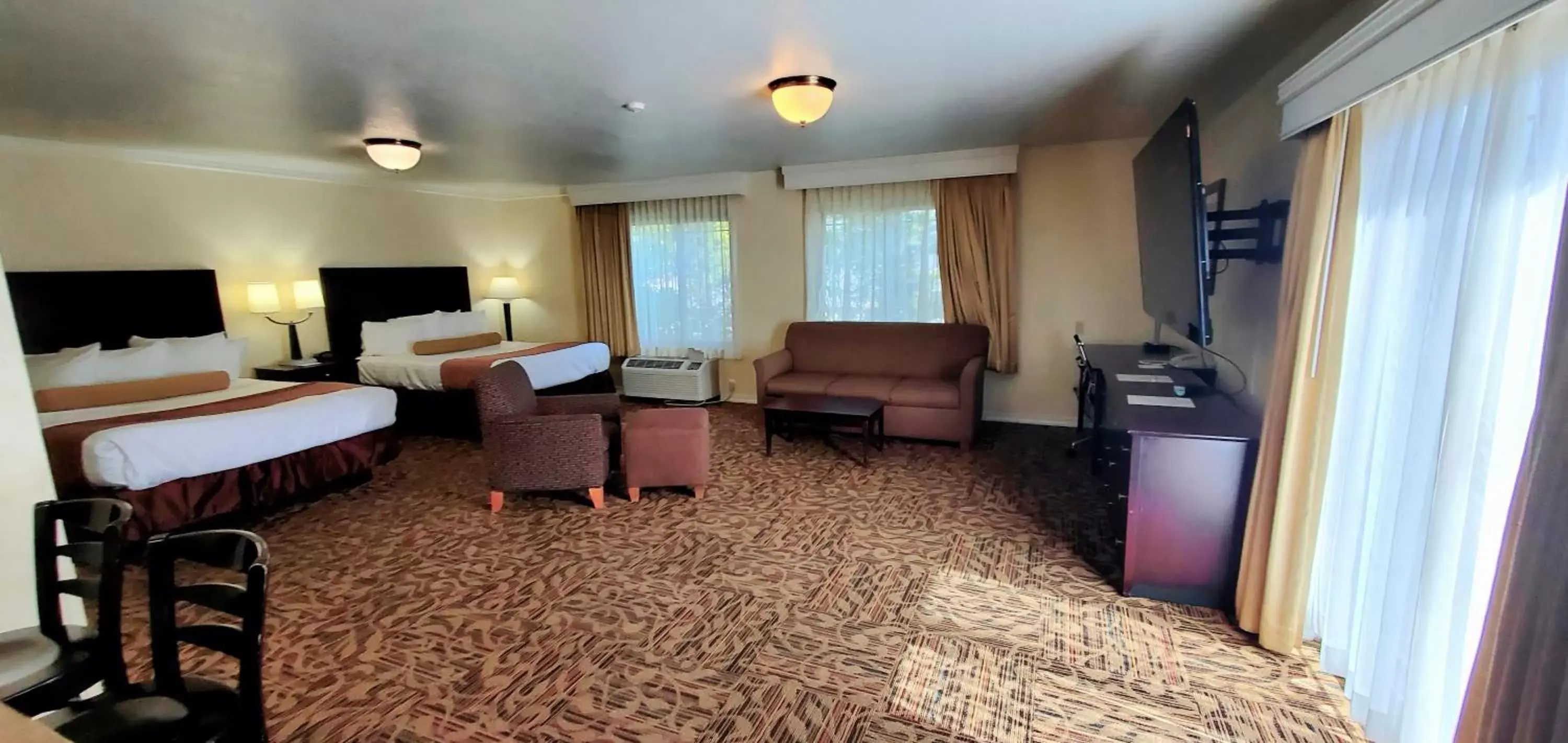 Photo of the whole room in Best Western Plus Northwoods Inn