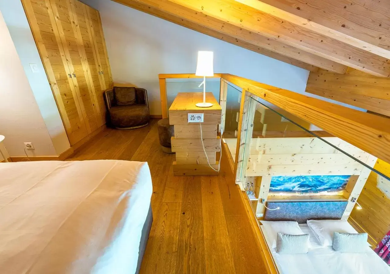 Photo of the whole room, Bed in Nendaz 4 Vallées & SPA 4* Superior