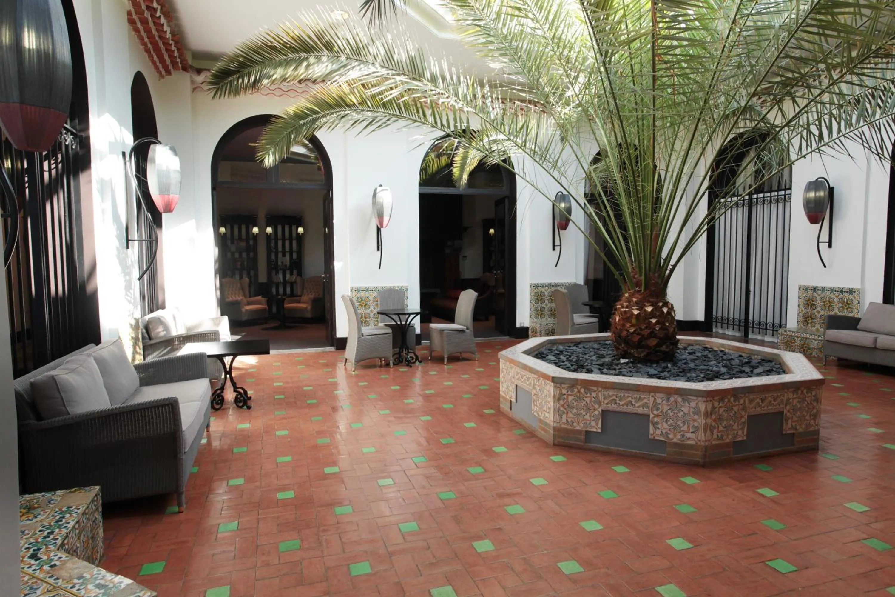 Patio in Hôtel et Résidence de Chiberta et du Golf