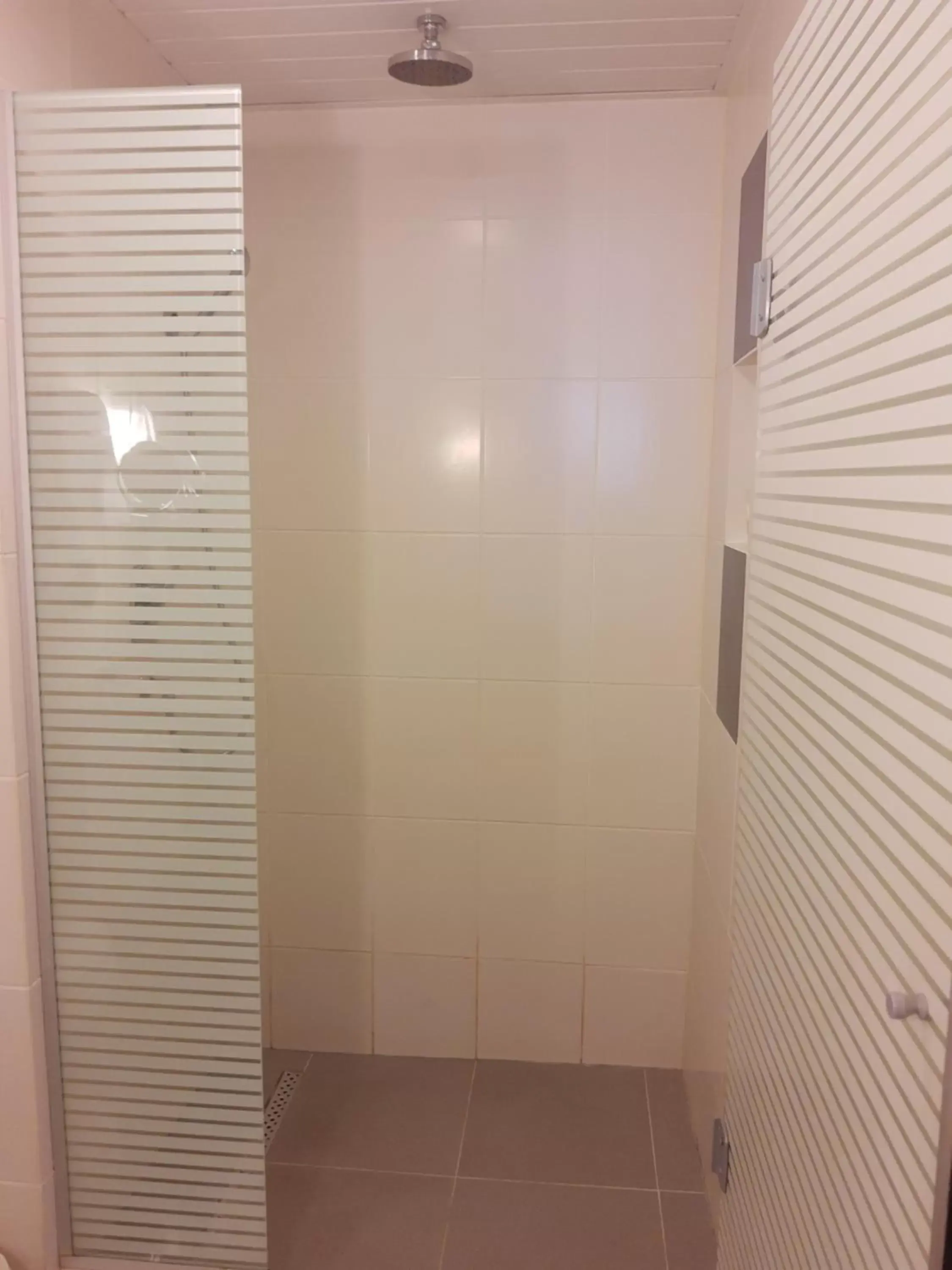 Shower, Bathroom in Novotel Porto Alegre Airport