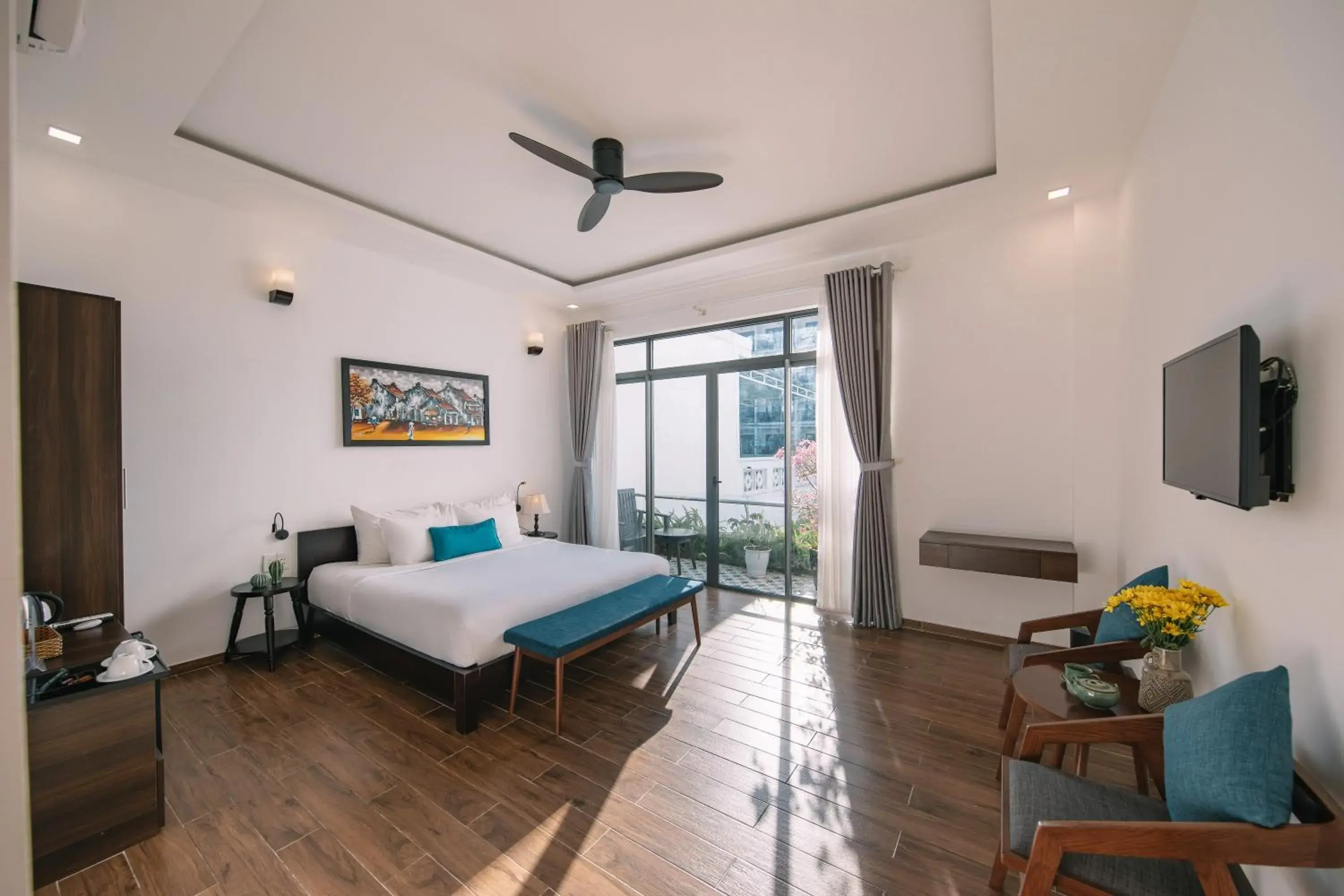 Suite with Balcony in Volar Hoi An