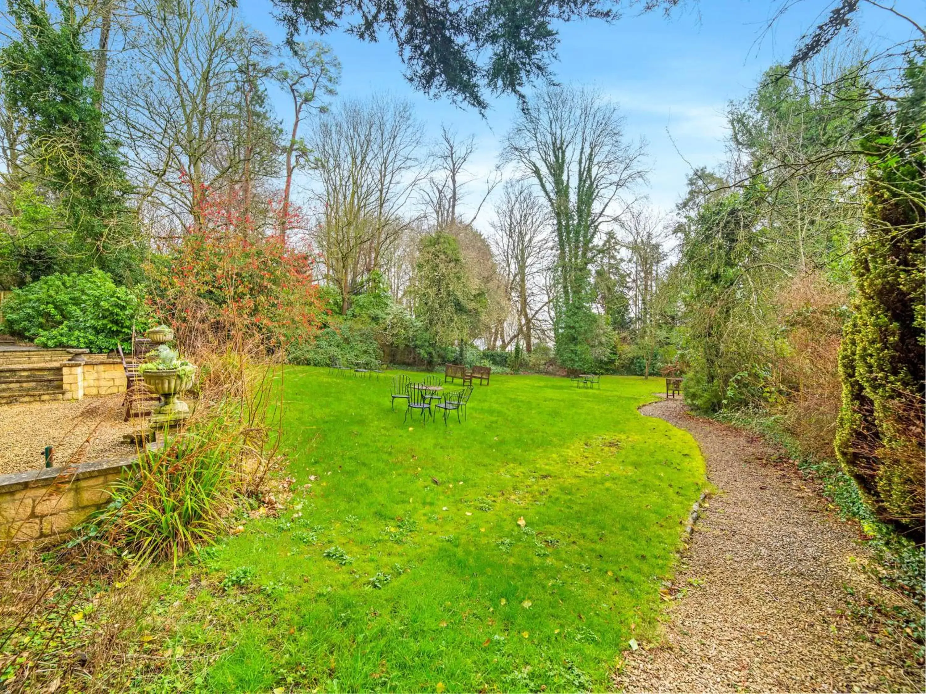Garden in OYO Bailbrook Lodge, Bath