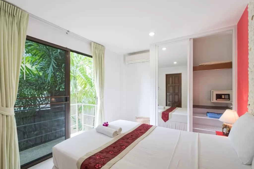 Bed in Mountain Seaview Luxury Apartments