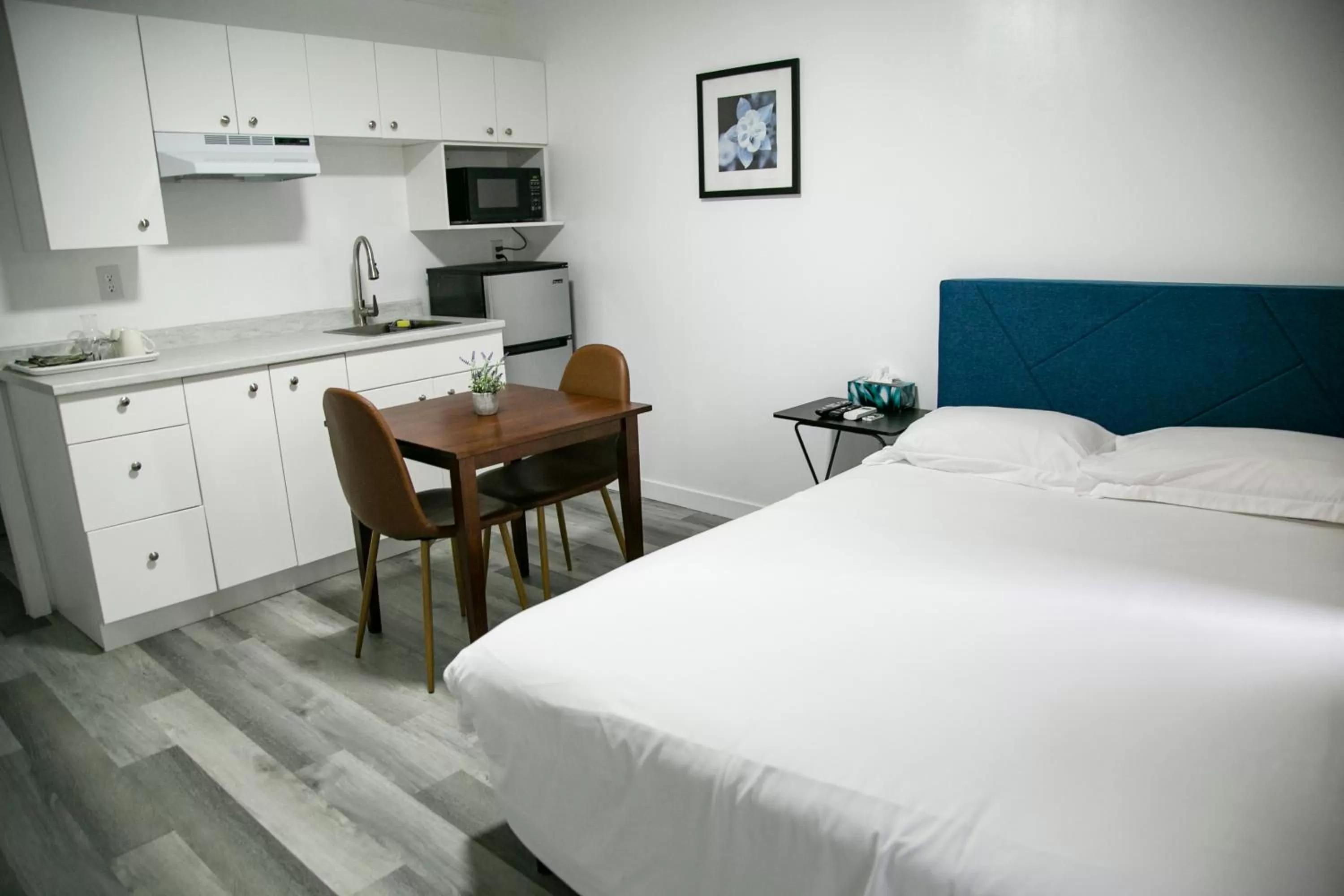 Bed in Westview Centre Motel Ltd