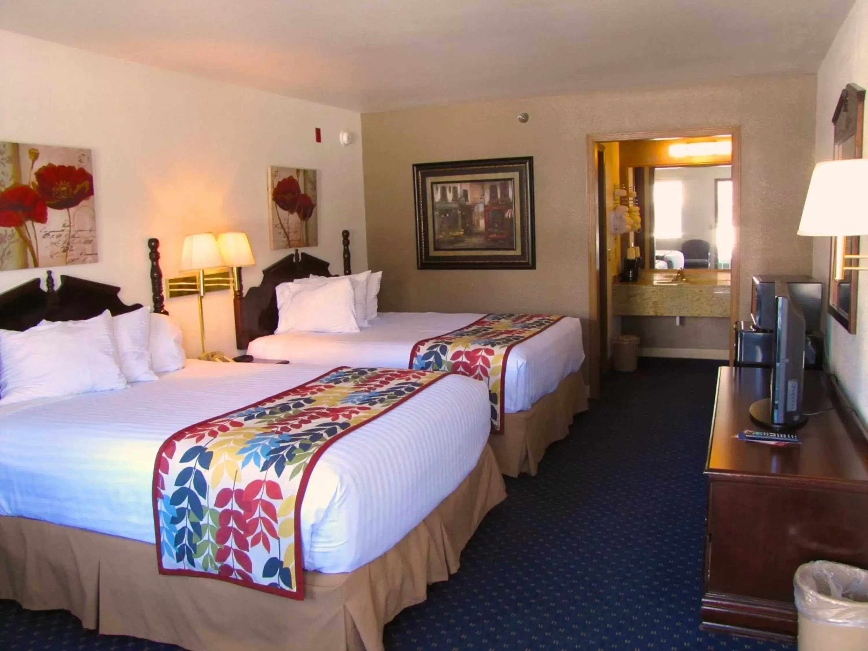 Queen Room with Two Queen Beds in Dutton Inn